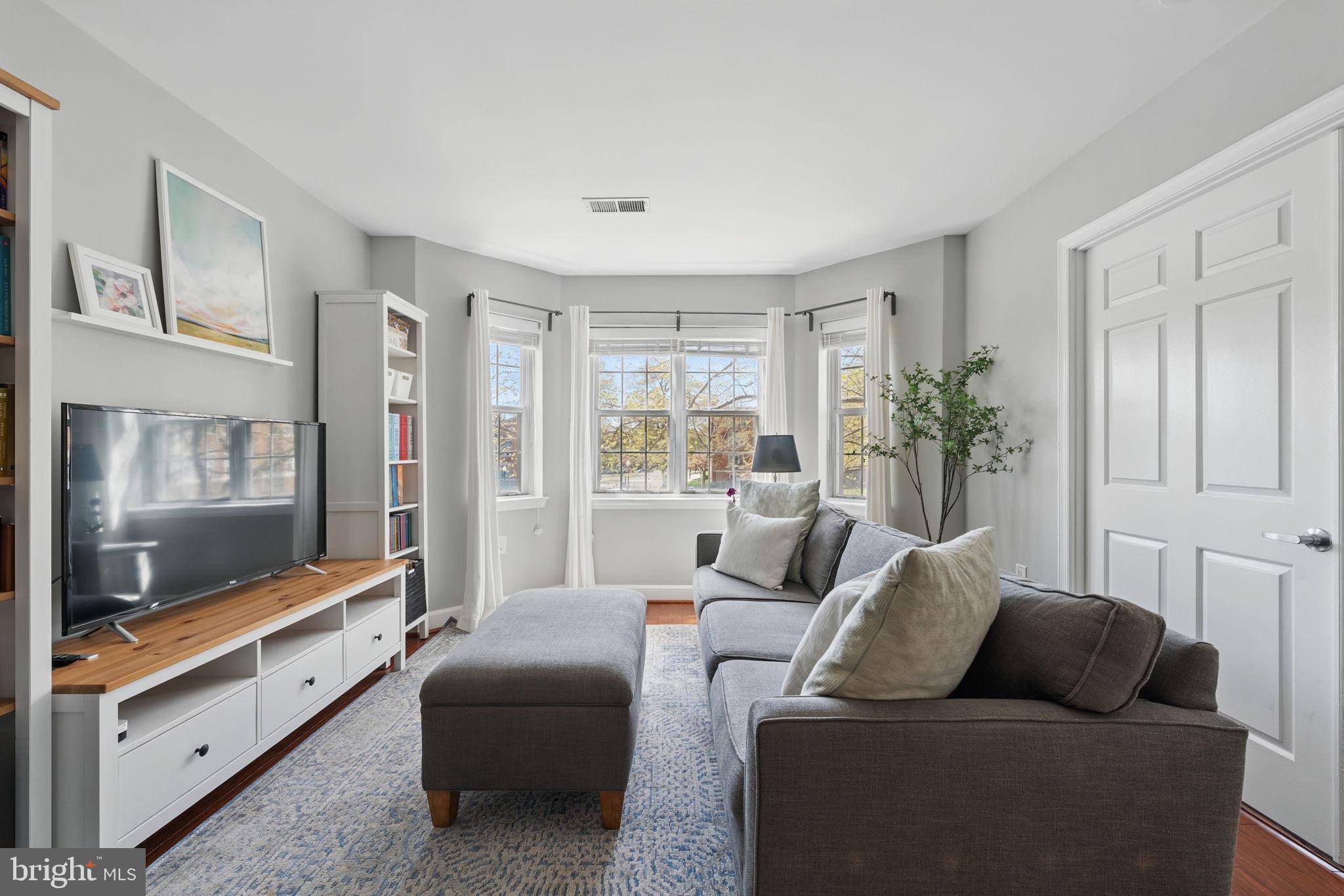 Washington, DC 20016,3611 38TH ST NW #209