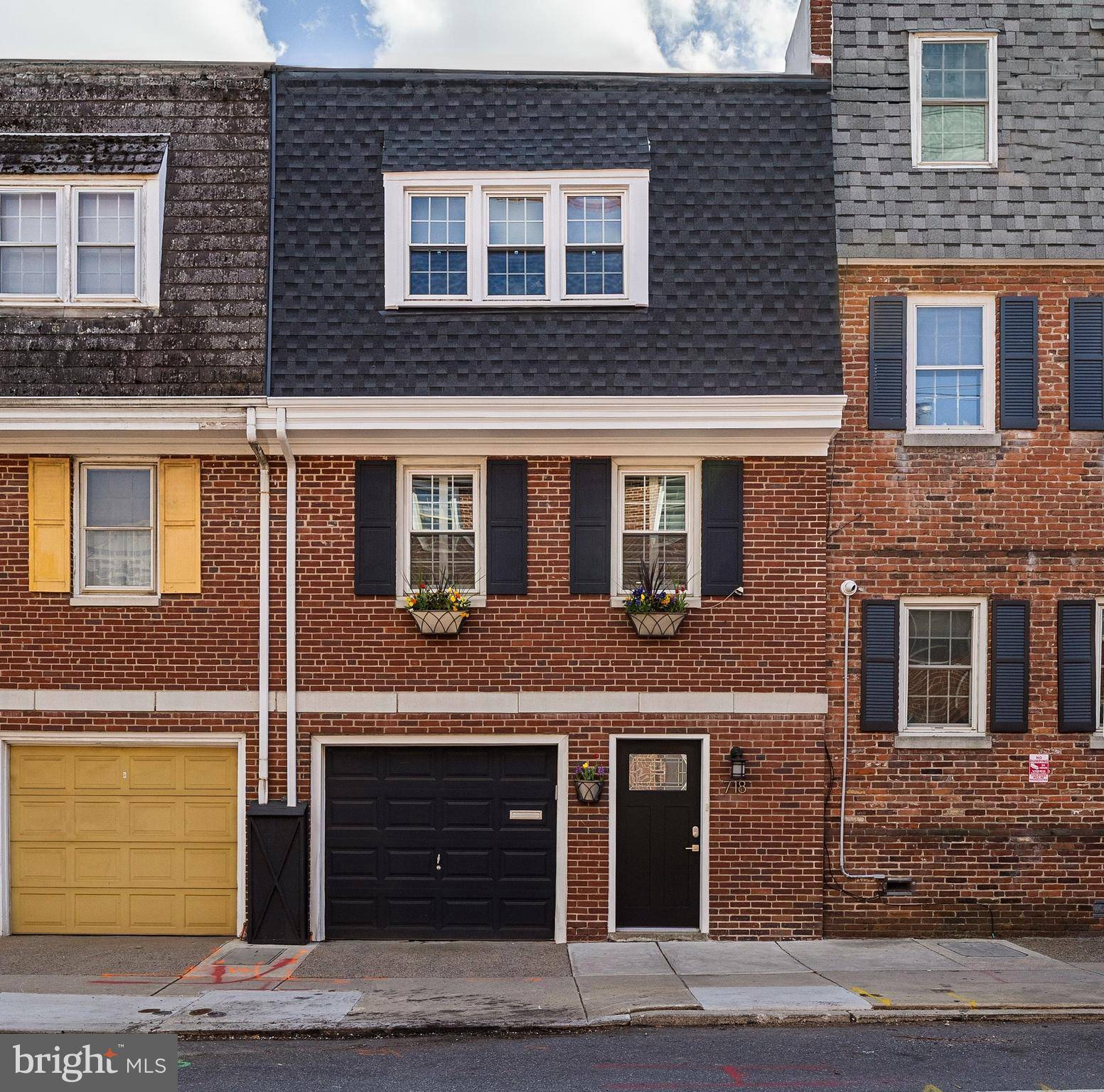 Philadelphia, PA 19147,718 LOMBARD ST
