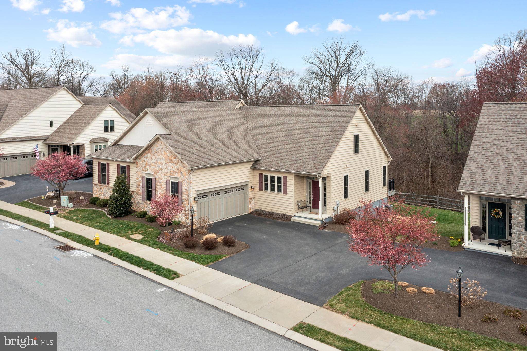 Cochranville, PA 19330,242 HONEYCROFT BLVD