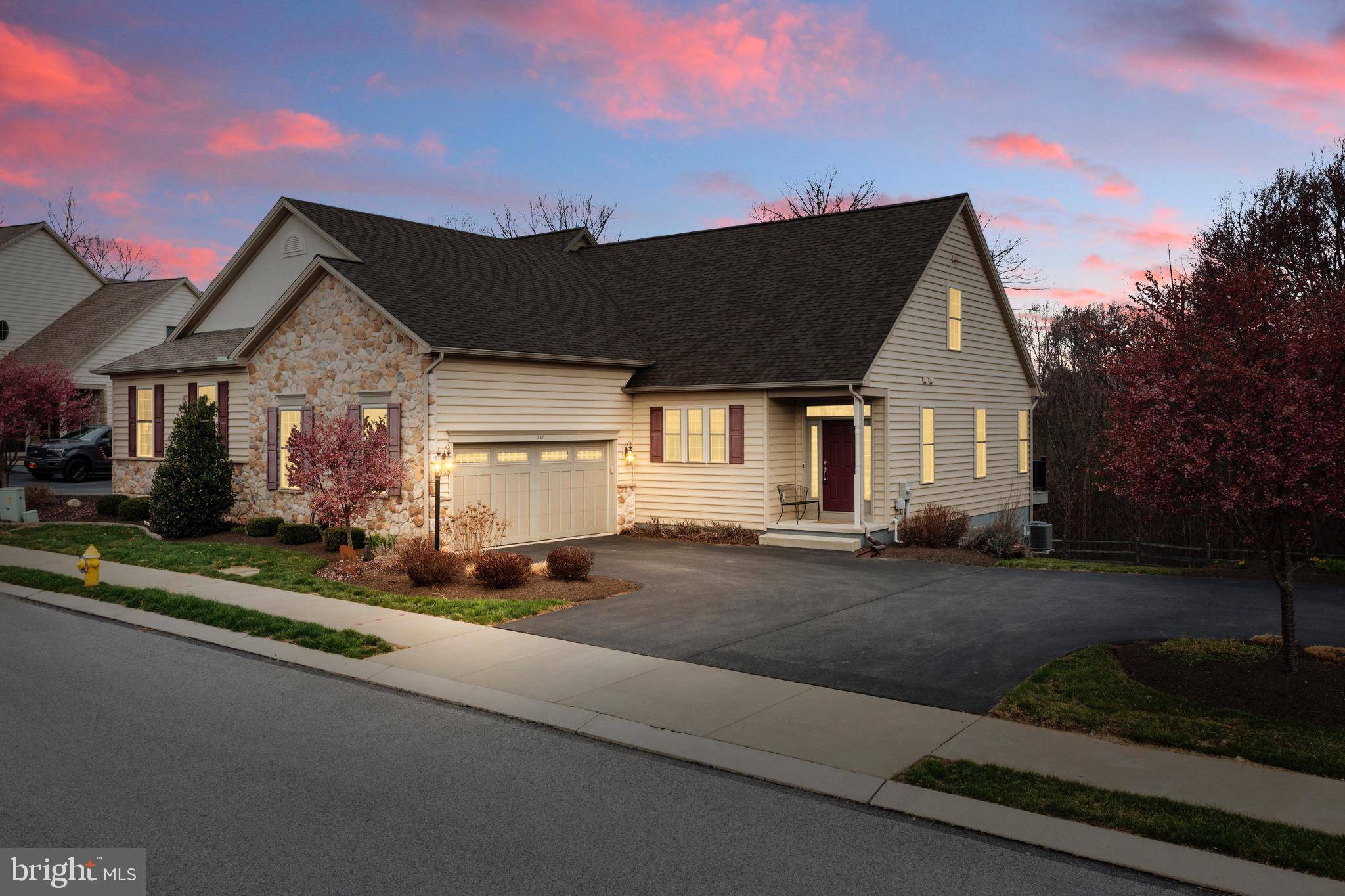 Cochranville, PA 19330,242 HONEYCROFT BLVD
