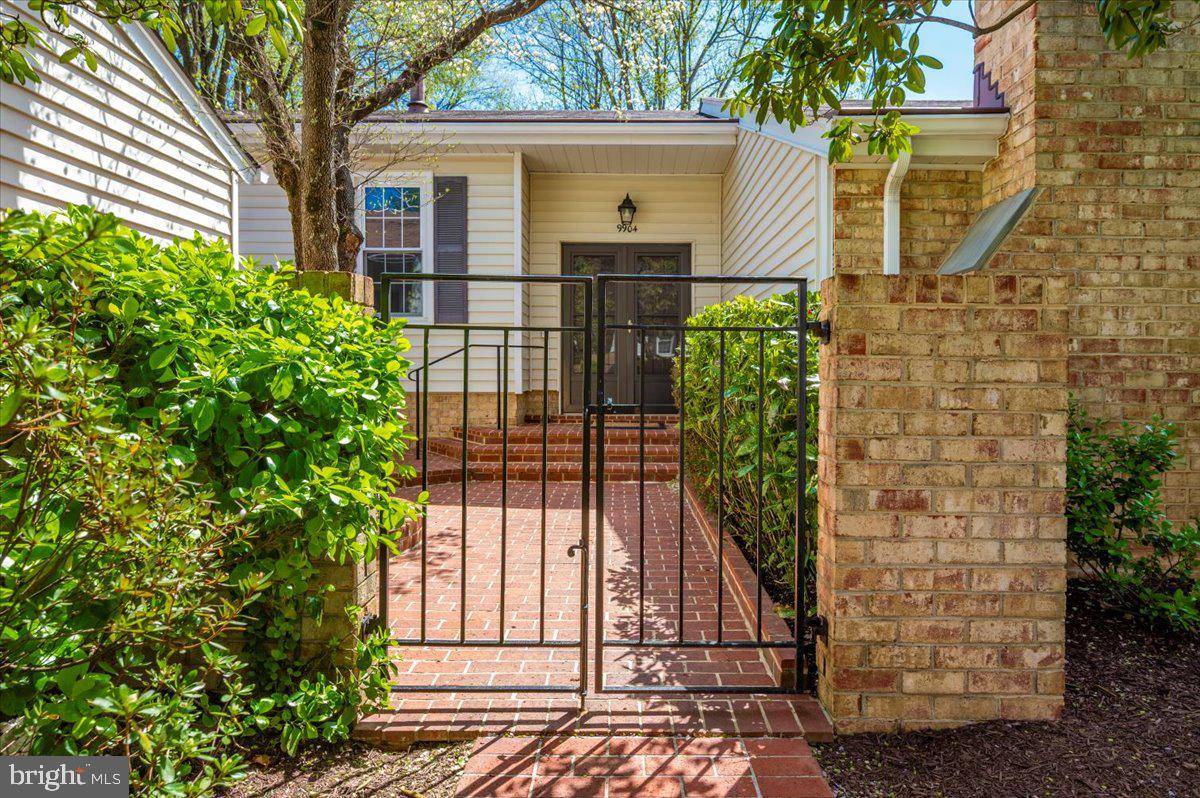 Montgomery Village, MD 20886,9904 DELLCASTLE RD