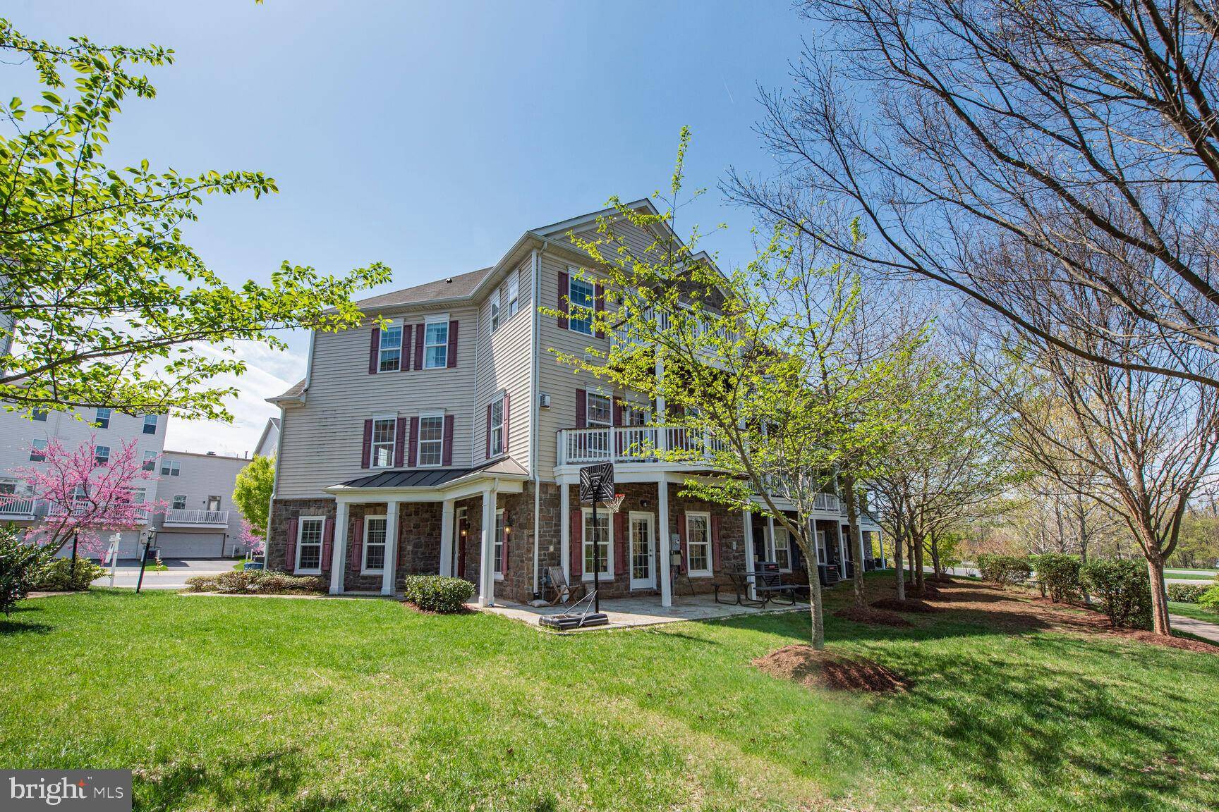 Ashburn, VA 20148,42458 GREAT HERON SQ