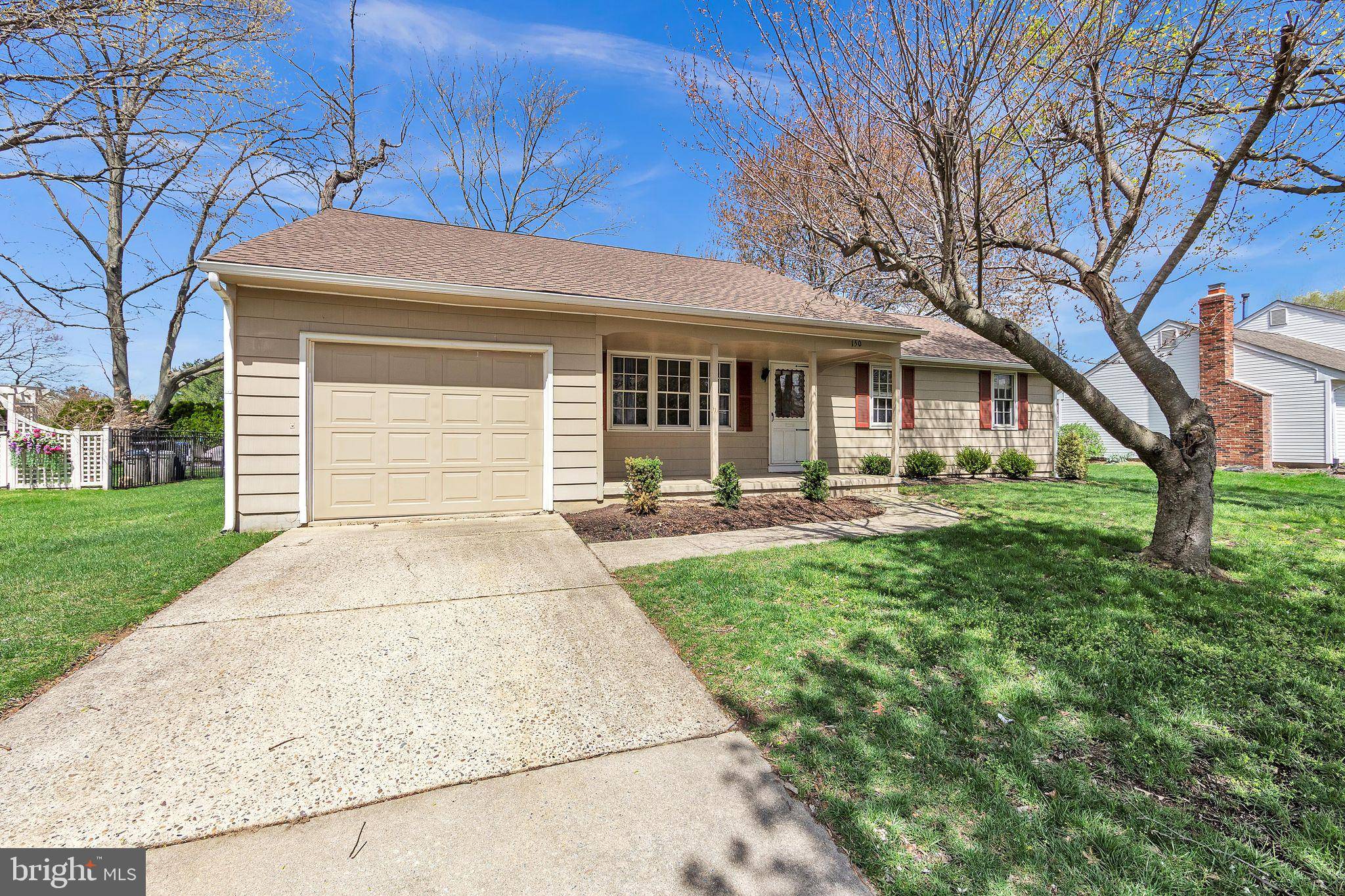 Delran, NJ 08075,150 RED STONE RDG
