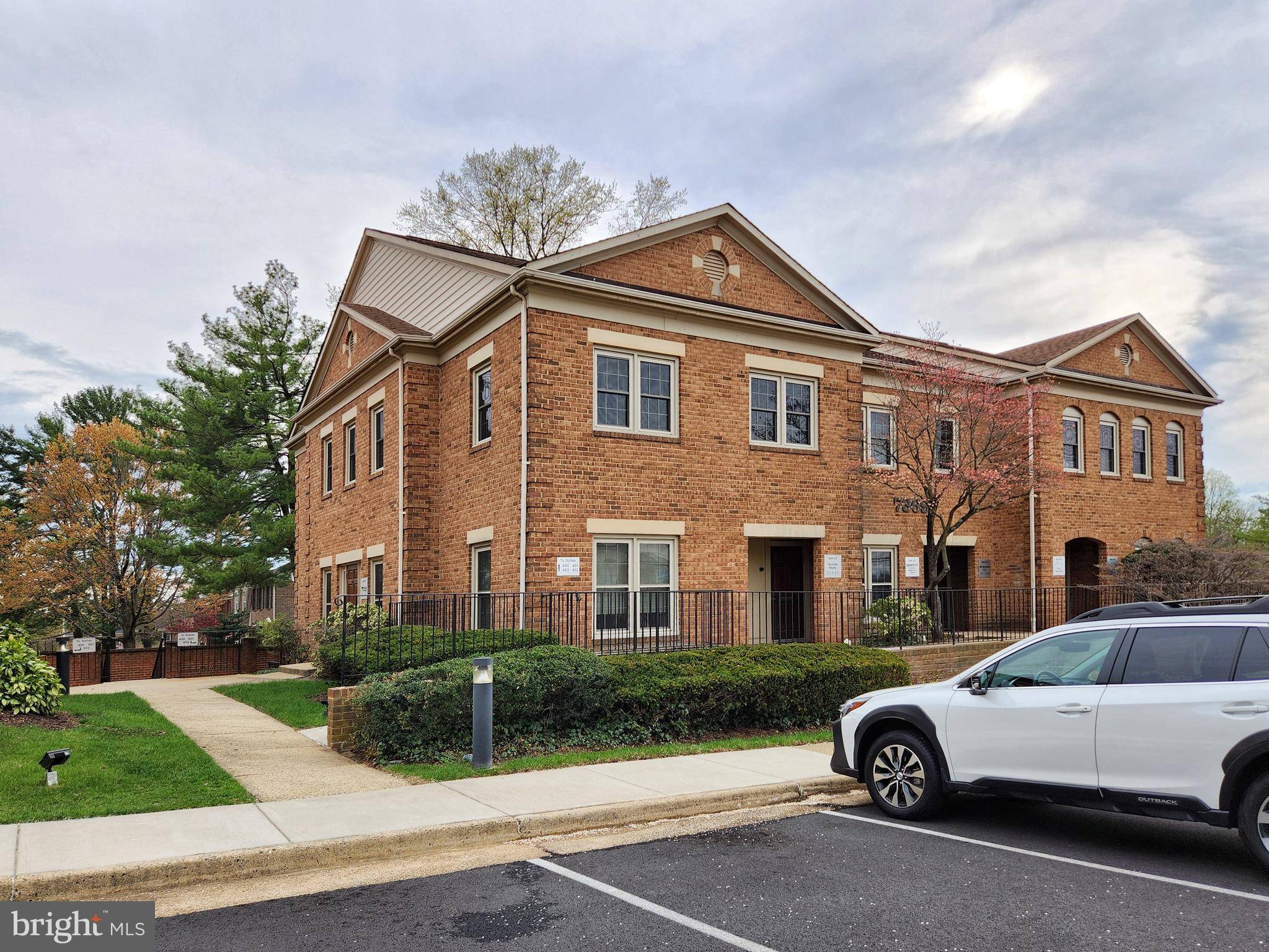 Annandale, VA 22003,7369 MCWHORTER PL #411