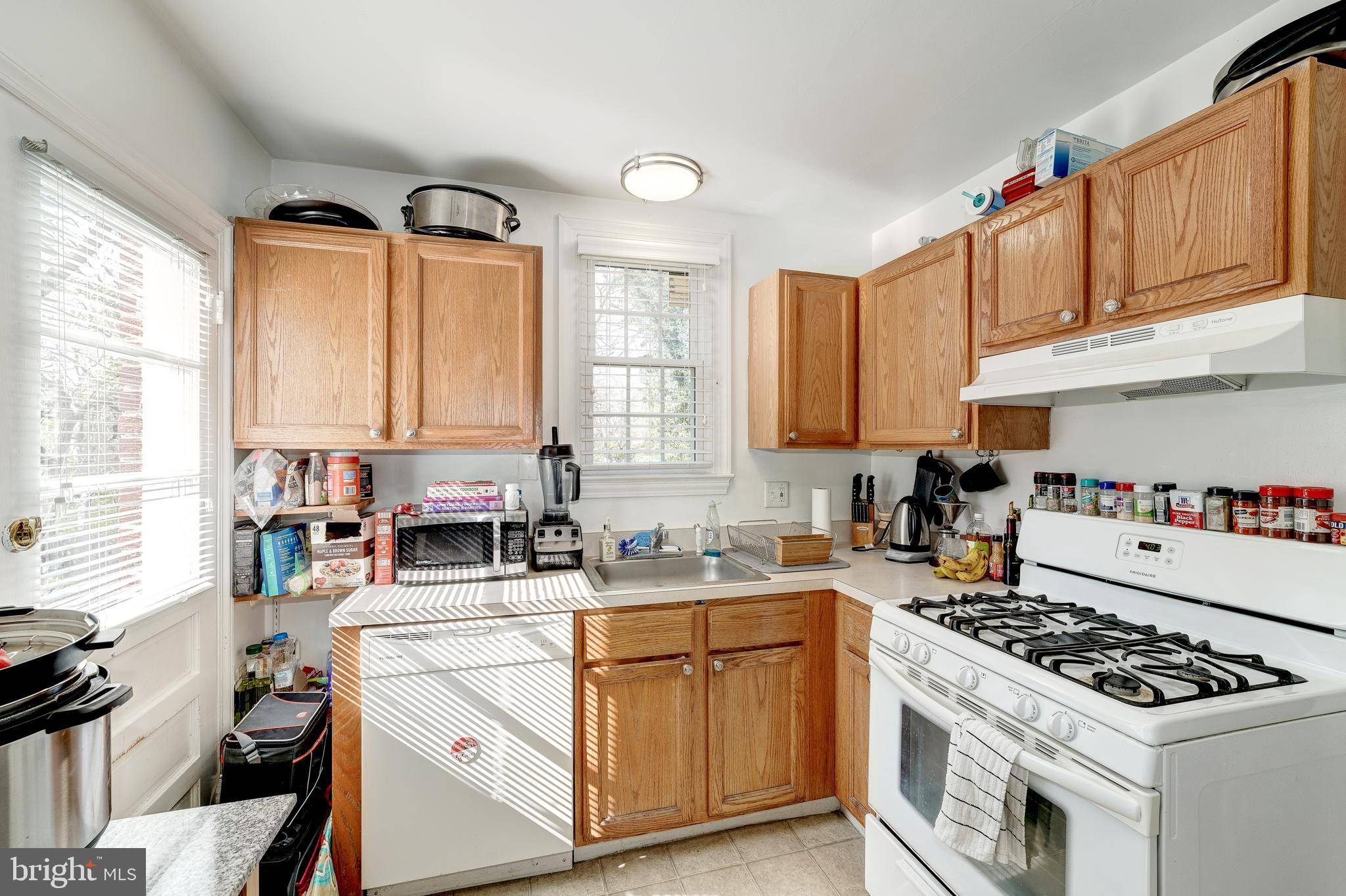 Arlington, VA 22203,4901 7TH ST N #A