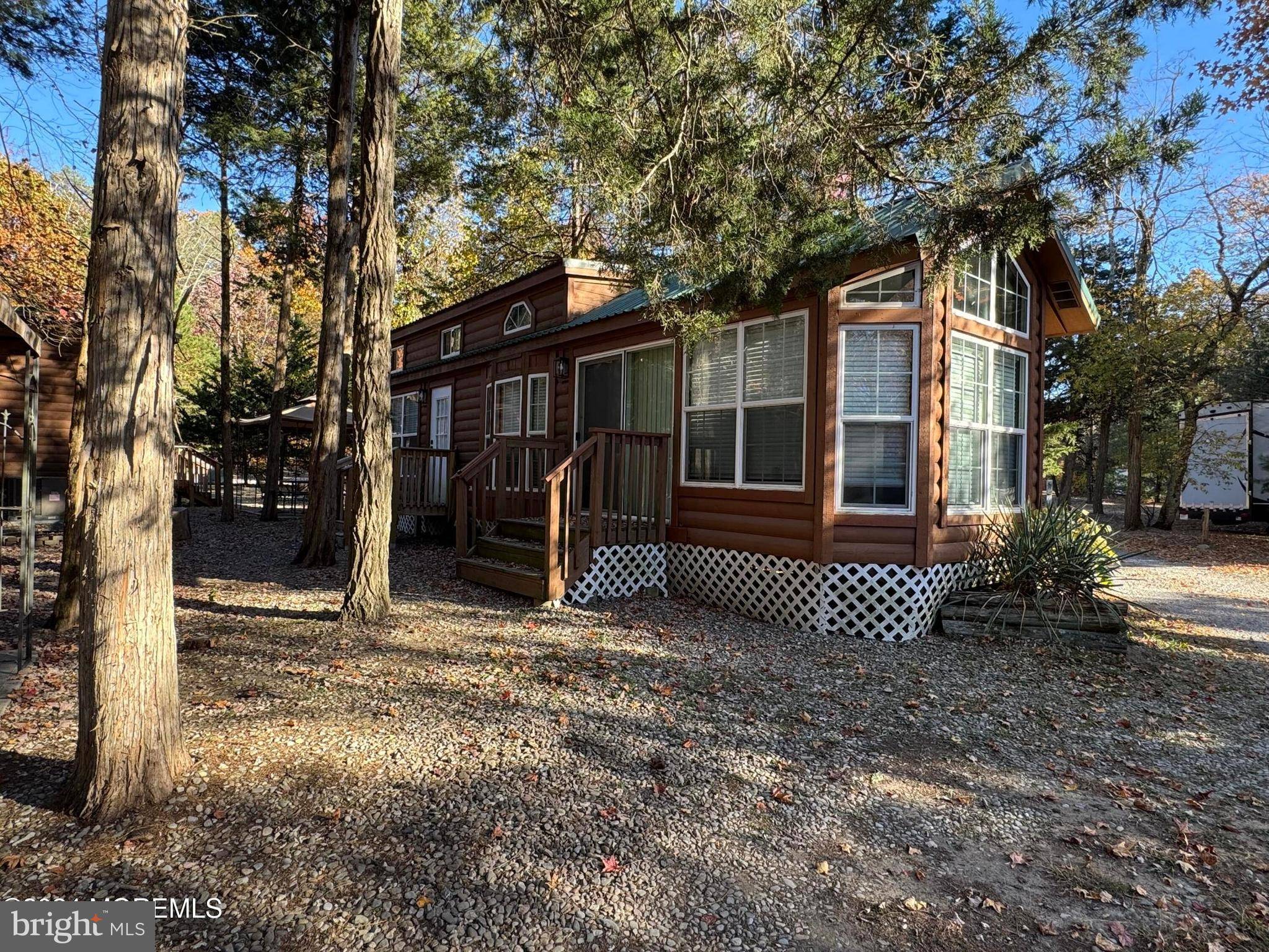 Cream Ridge, NJ 08514,724 MONMOUTH RD #26