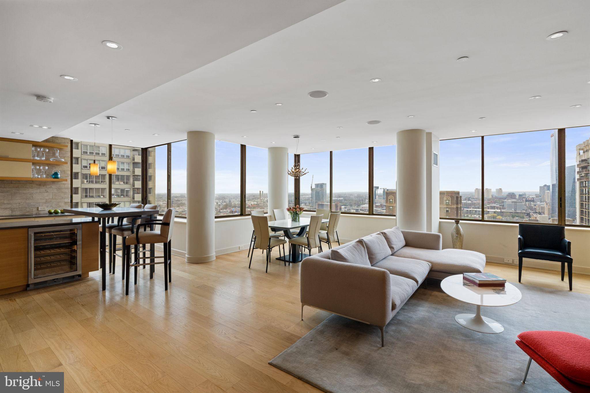 Philadelphia, PA 19103,202-10 W RITTENHOUSE SQ #2201