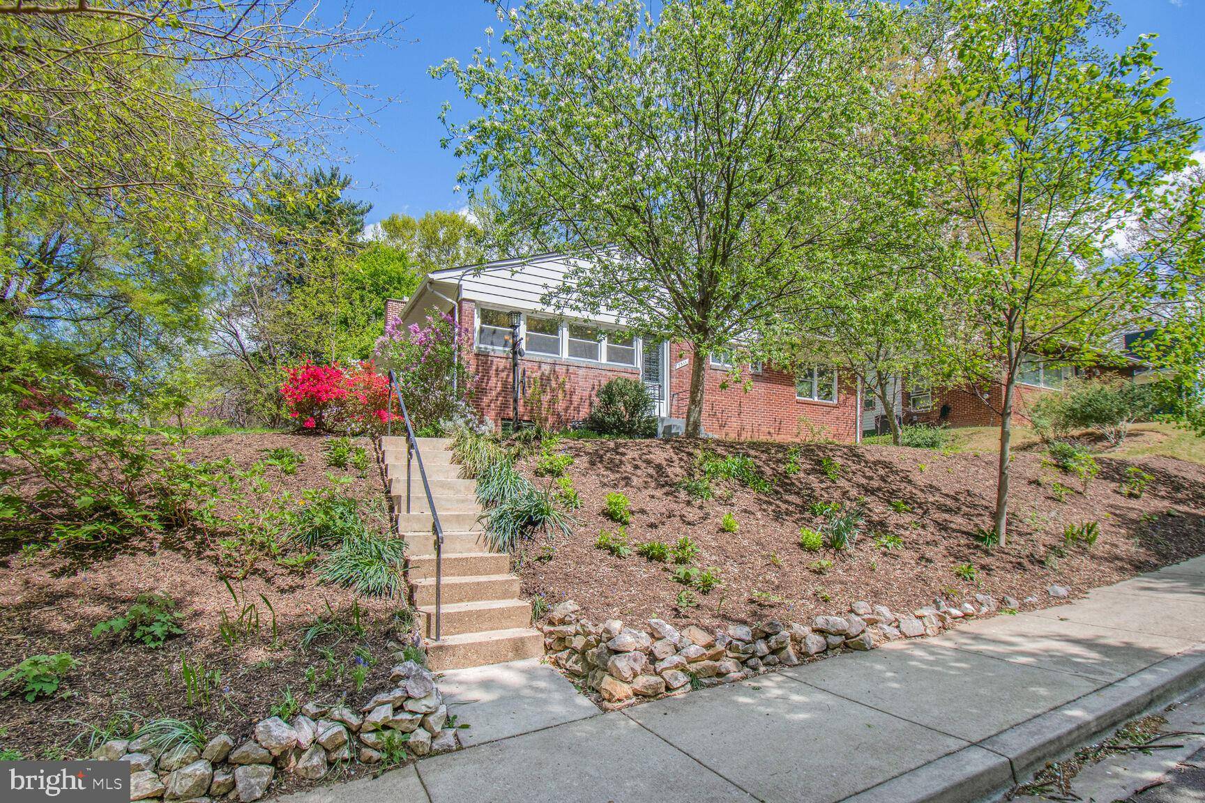 Takoma Park, MD 20912,7511 GLENSIDE DR