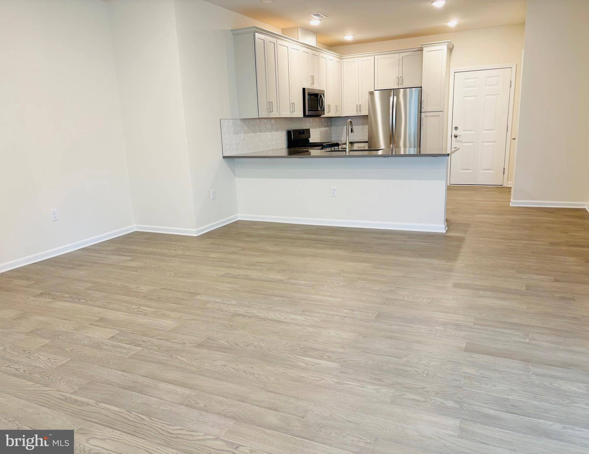 Princeton Junction, NJ 08550,1001 GREENWICH DRIVE
