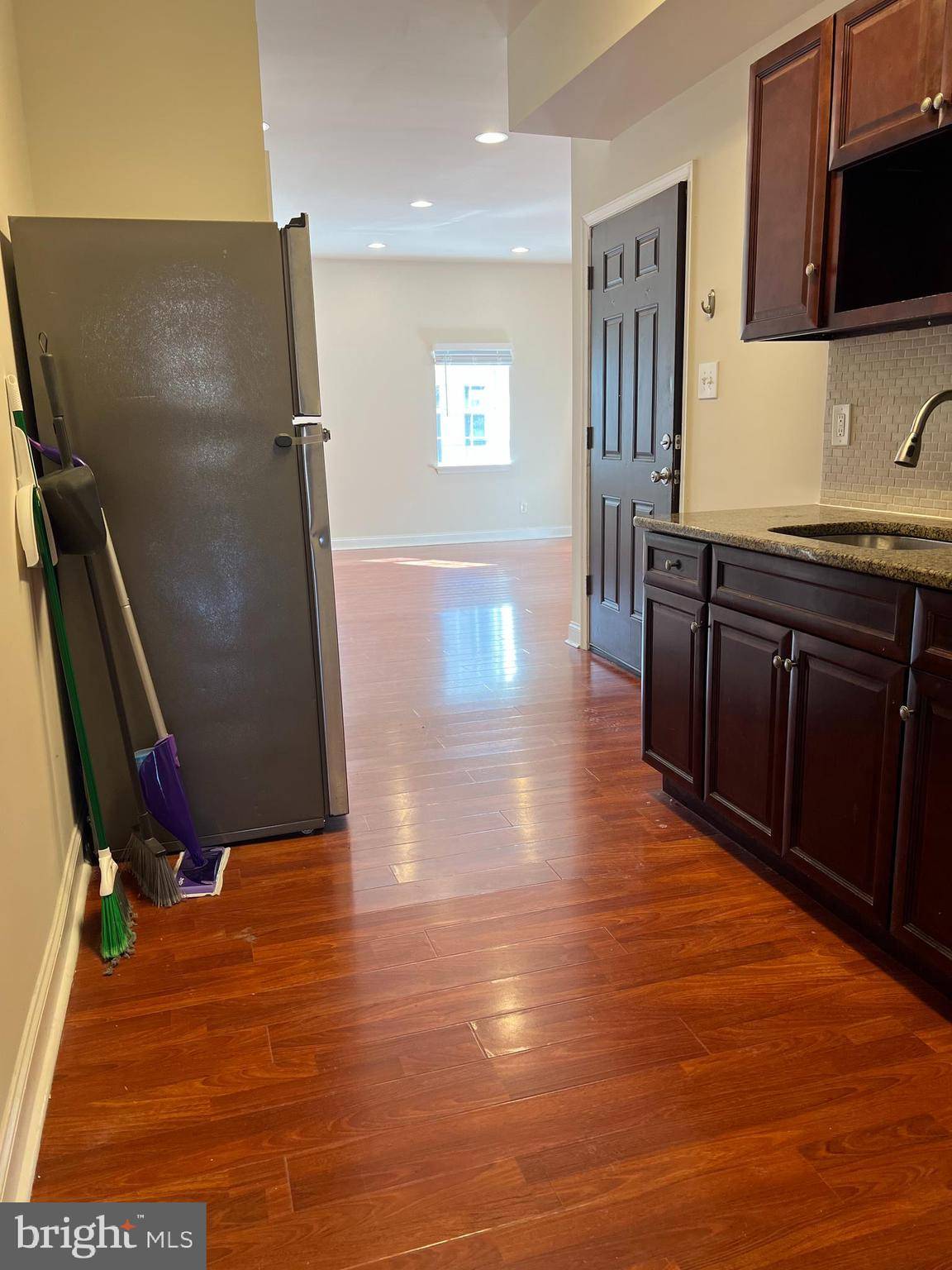 Philadelphia, PA 19123,989 N MARSHALL ST #2