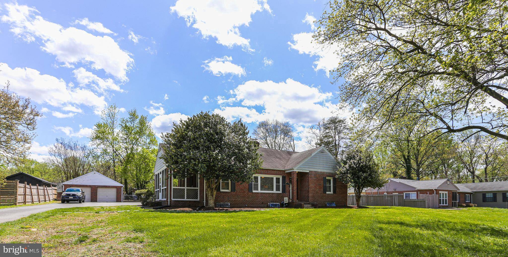 Temple Hills, MD 20748,5009 HENDERSON RD
