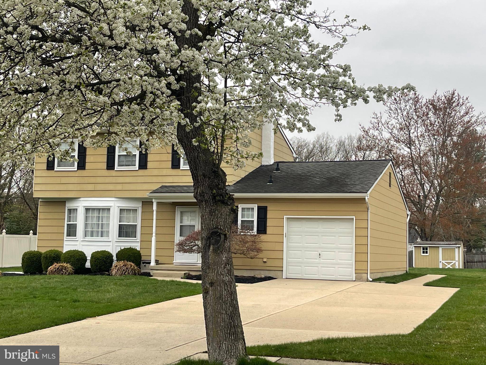 Hightstown, NJ 08520,24 ELM DR