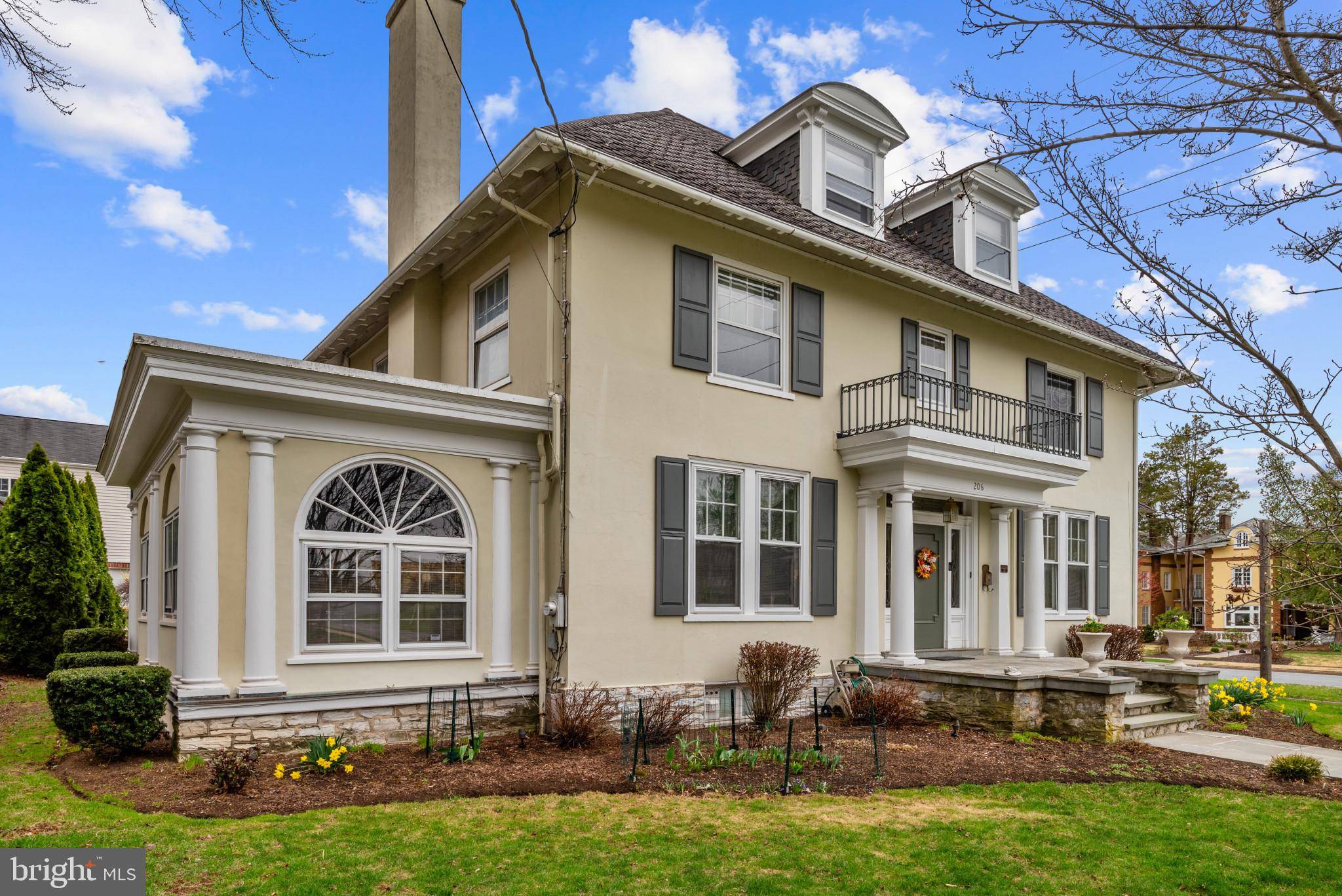 Hershey, PA 17033,206 E GRANADA AVE