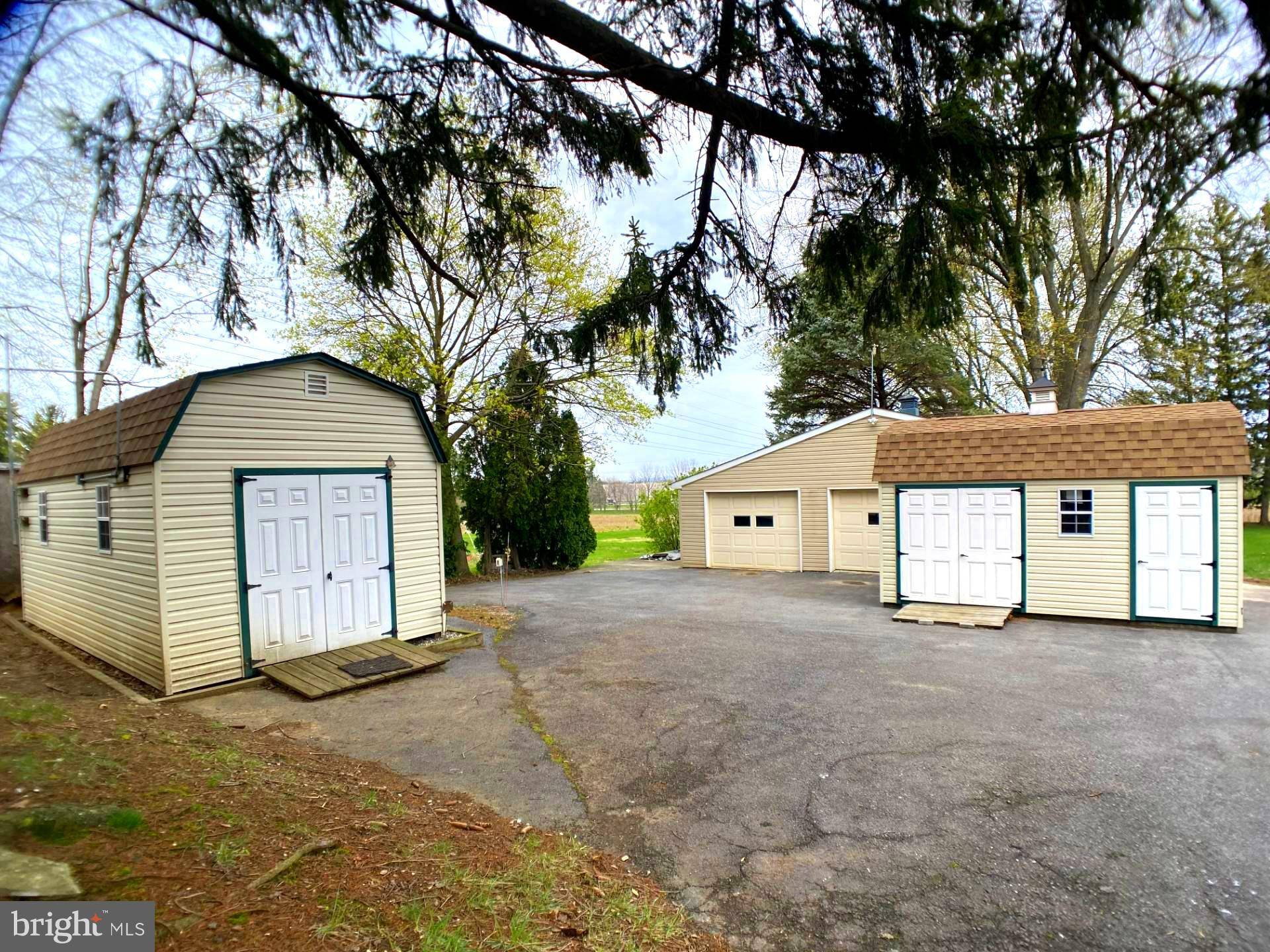 Lancaster, PA 17602,2033 OLD PHILADELPHIA PIKE