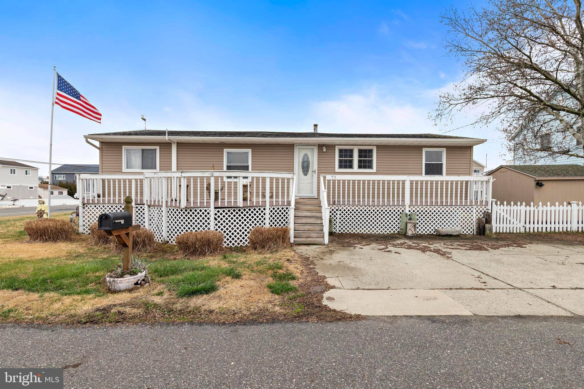 Tuckerton, NJ 08087,73 DOLPHIN RD