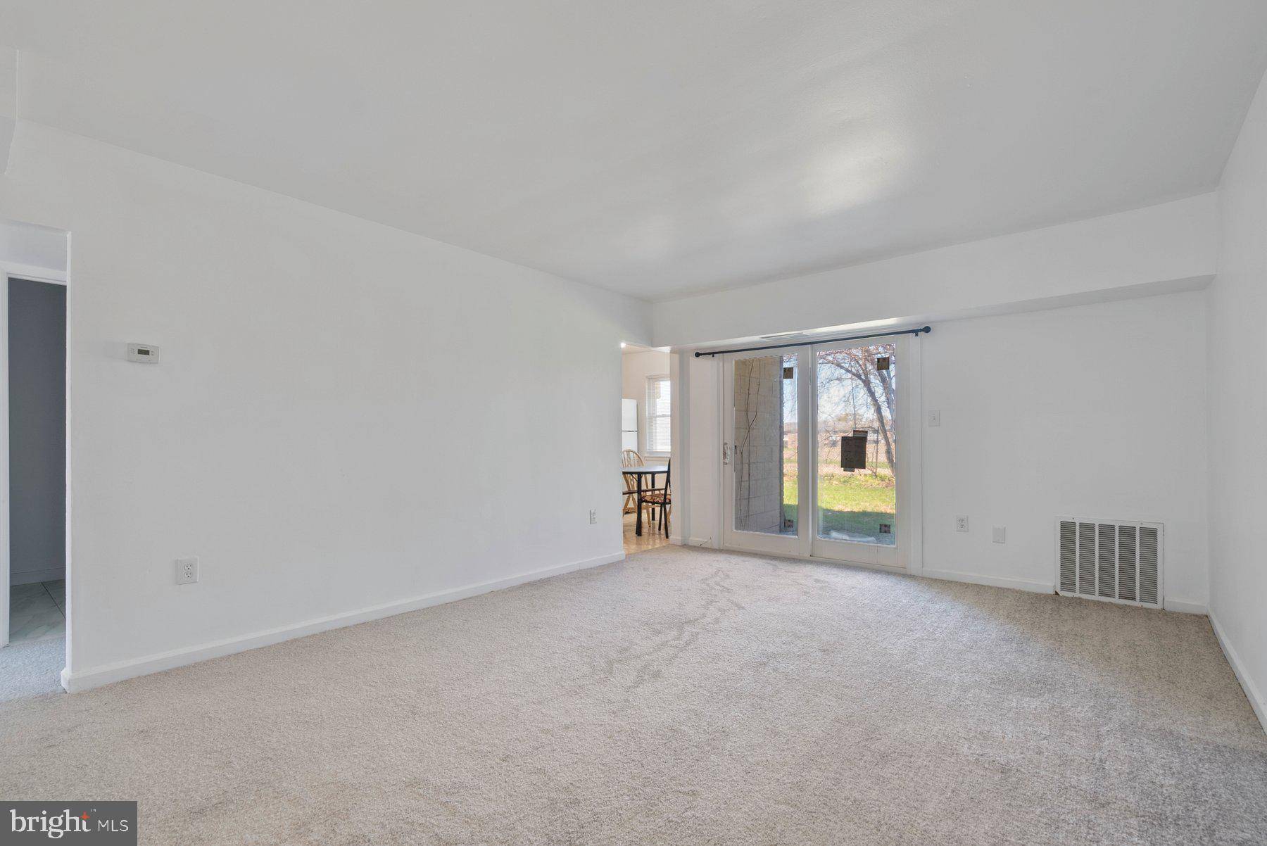 Burlington, NJ 08016,1015 JARDIN CT