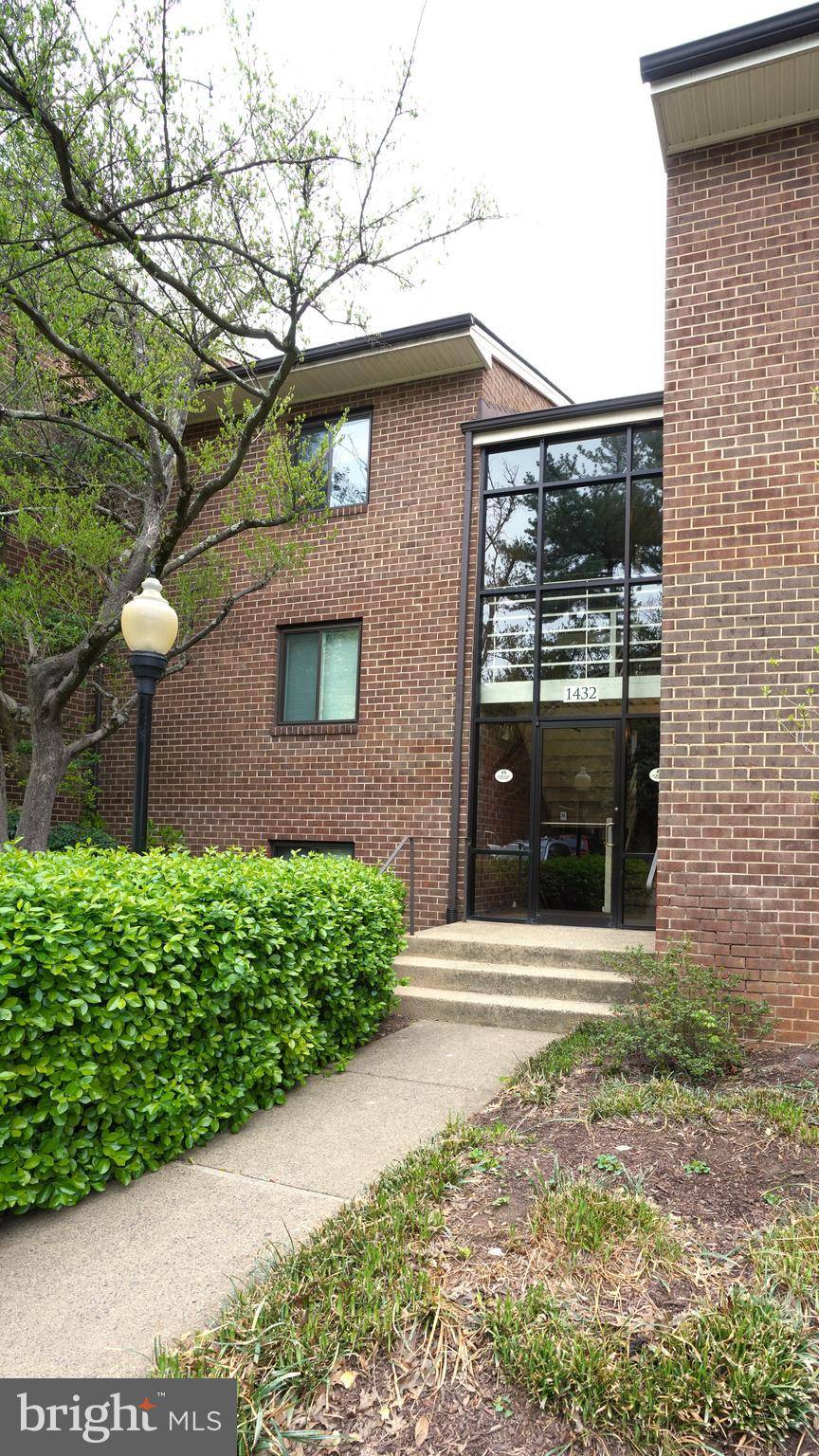 Reston, VA 20190,1432 NORTHGATE SQ #32/11A