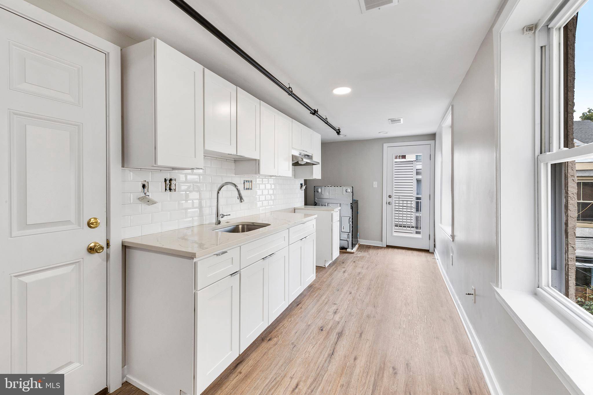 Philadelphia, PA 19146,1929 CHRISTIAN ST #21
