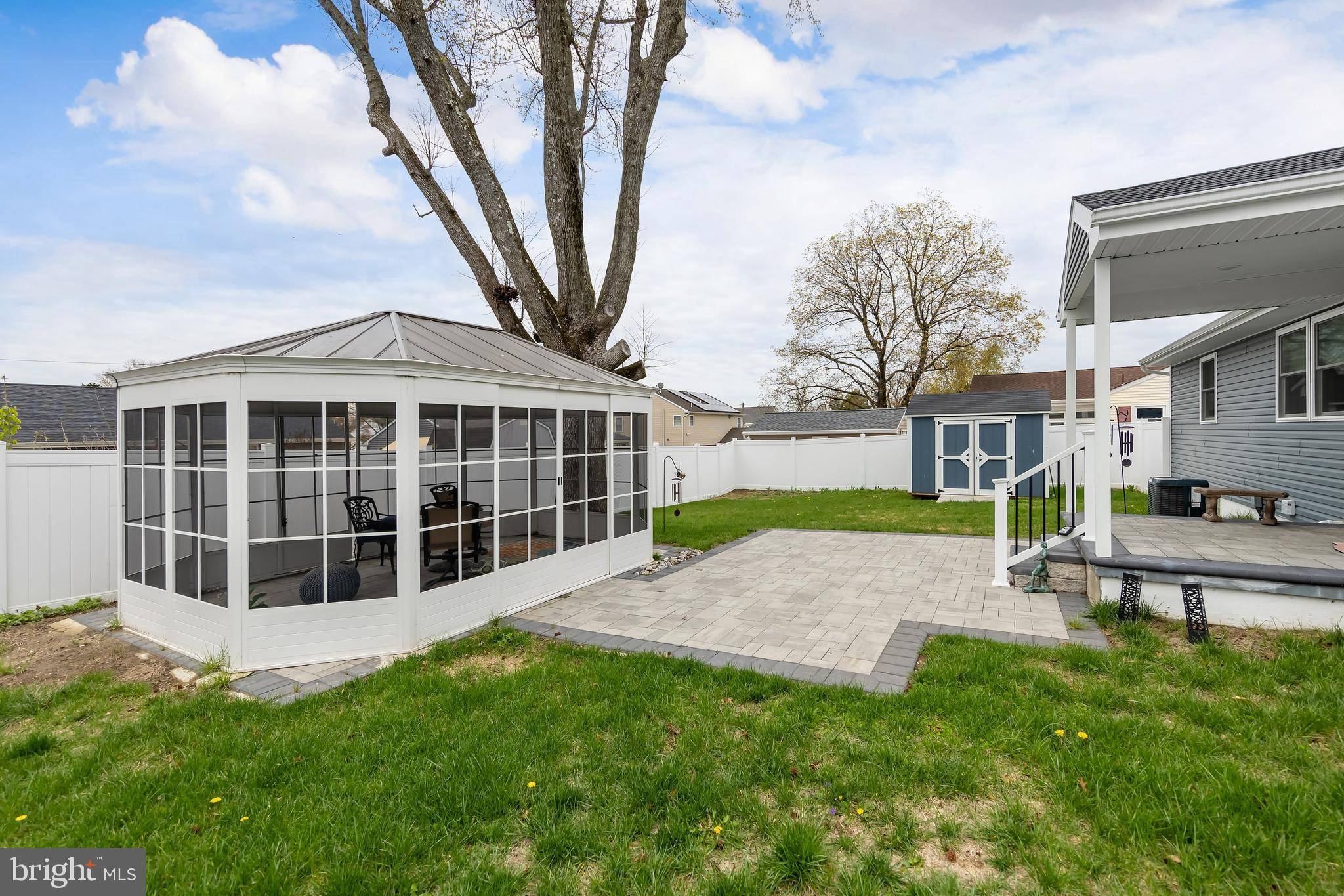 Florence, NJ 08518,318 E 3RD ST