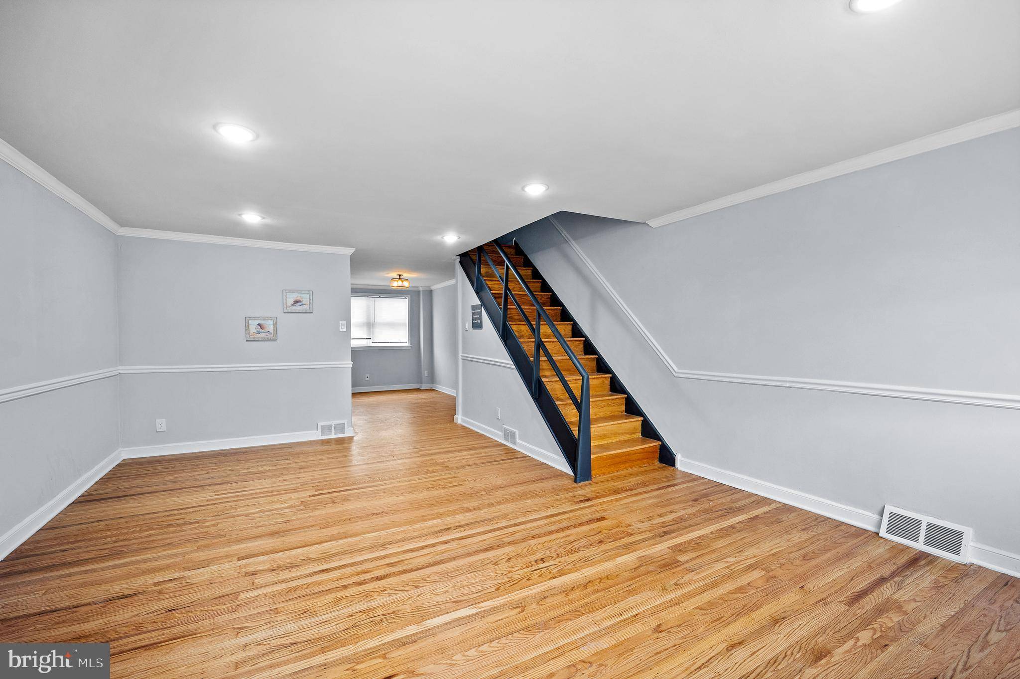 Philadelphia, PA 19120,6590 W WALNUT PARK DR