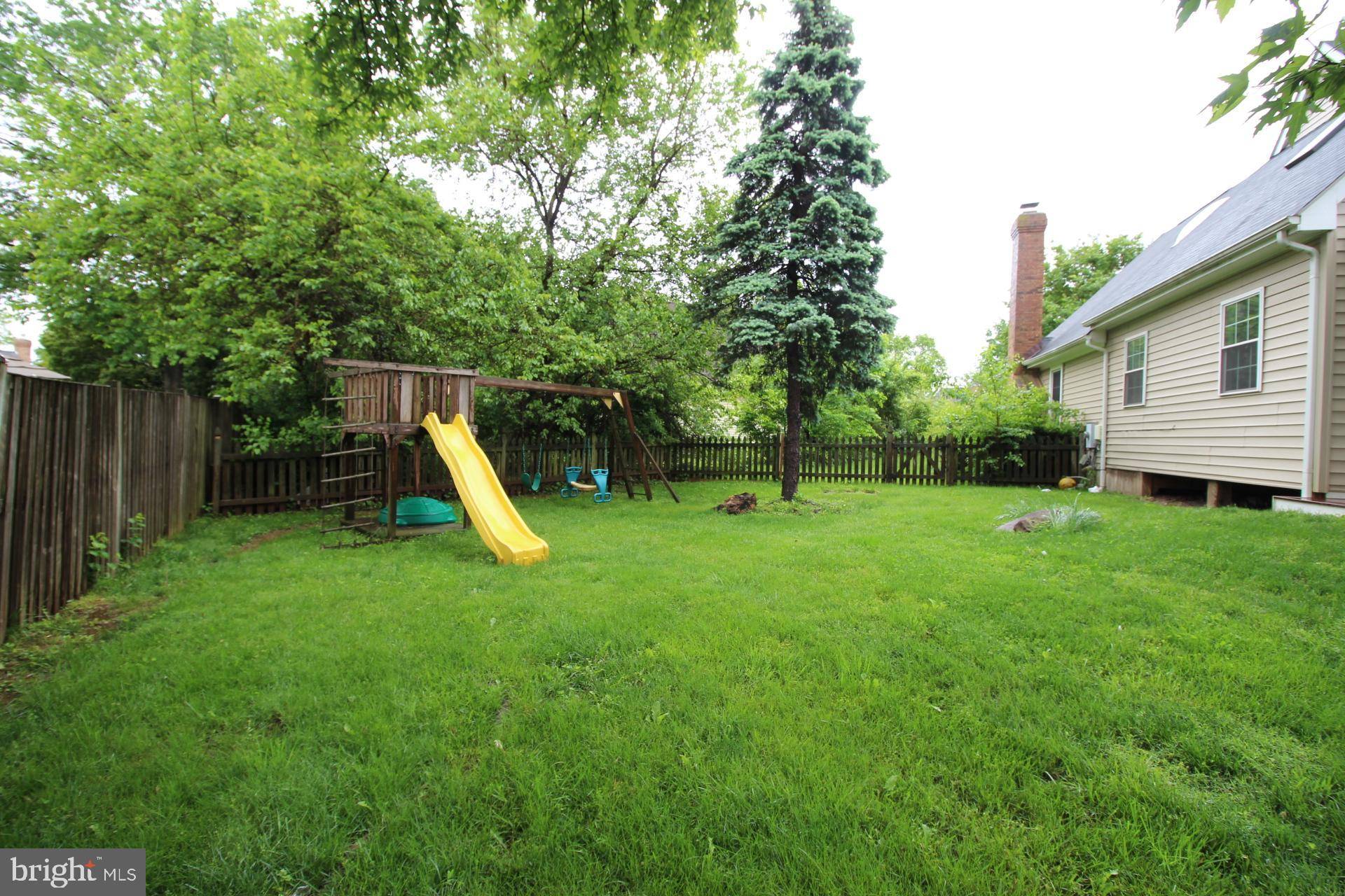 Herndon, VA 20171,3172 RAMESSES CT