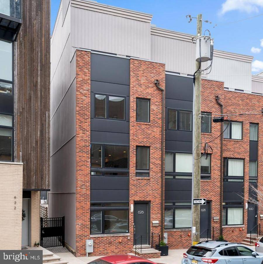 Philadelphia, PA 19123,626 N 5TH ST