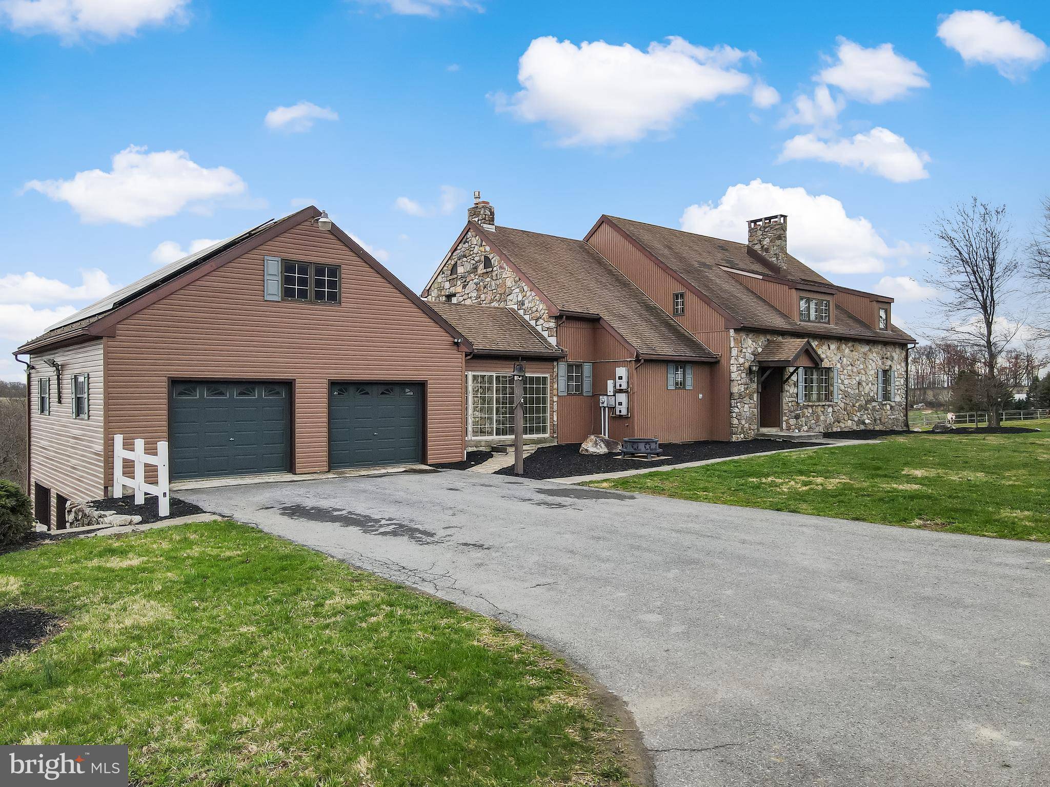 Lenhartsville, PA 19534,332 BLUE ROCKS RD