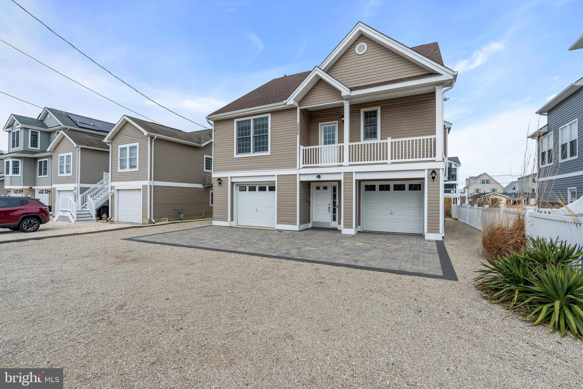 Manahawkin, NJ 08050,1099 MILL CREEK RD