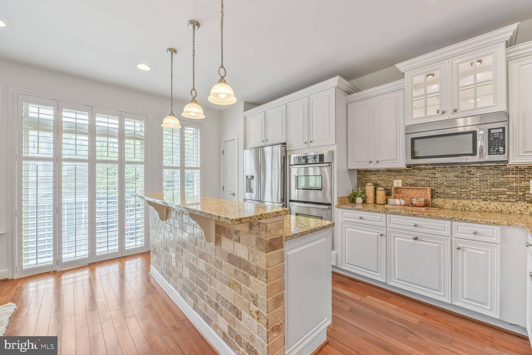 Arlington, VA 22206,2541 S KENMORE CT