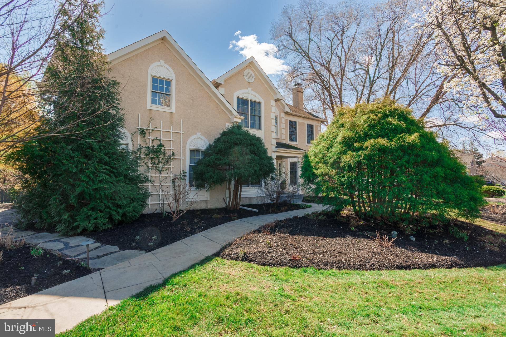 Newtown, PA 18940,2051 DAWN LN