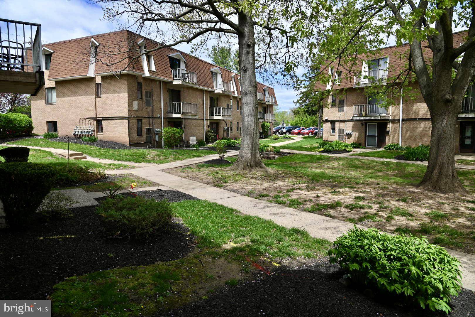 Warminster, PA 18974,885 N YORK RD #12C