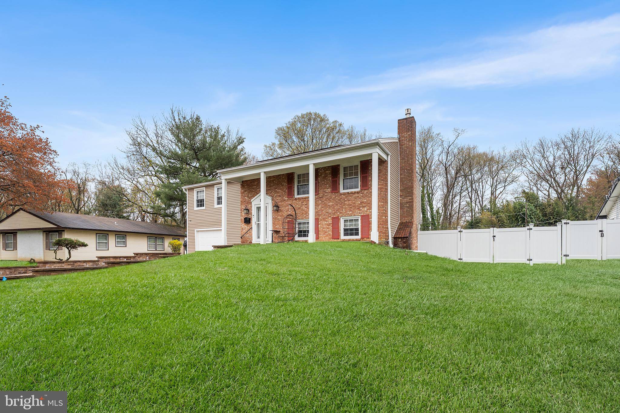 Willingboro, NJ 08046,15 EDGE LN