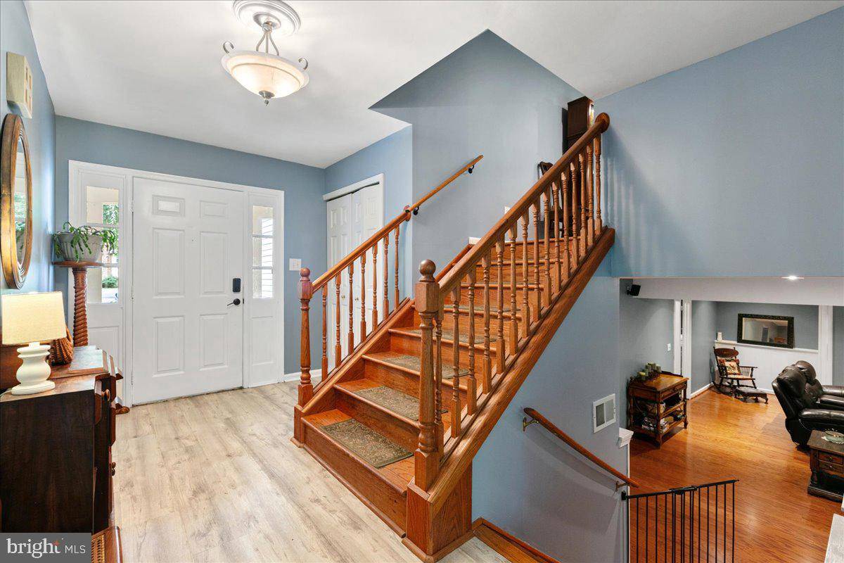 Burke, VA 22015,7002 BARNACLE PL