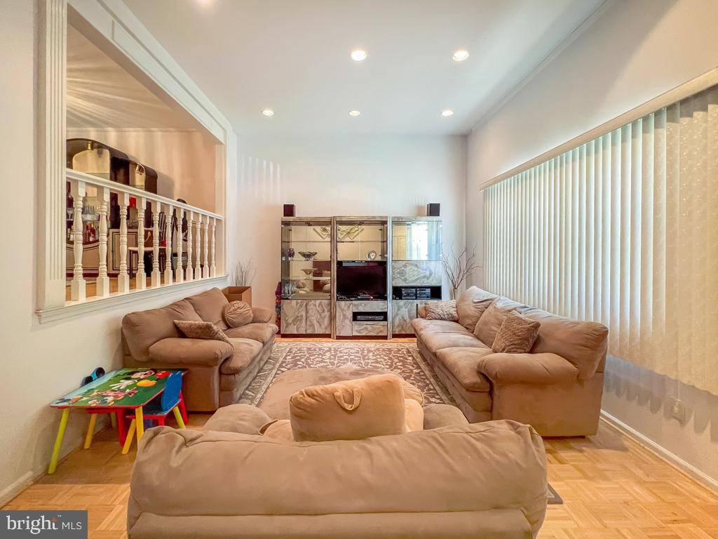 Langhorne, PA 19053,426 LAKEVIEW CT