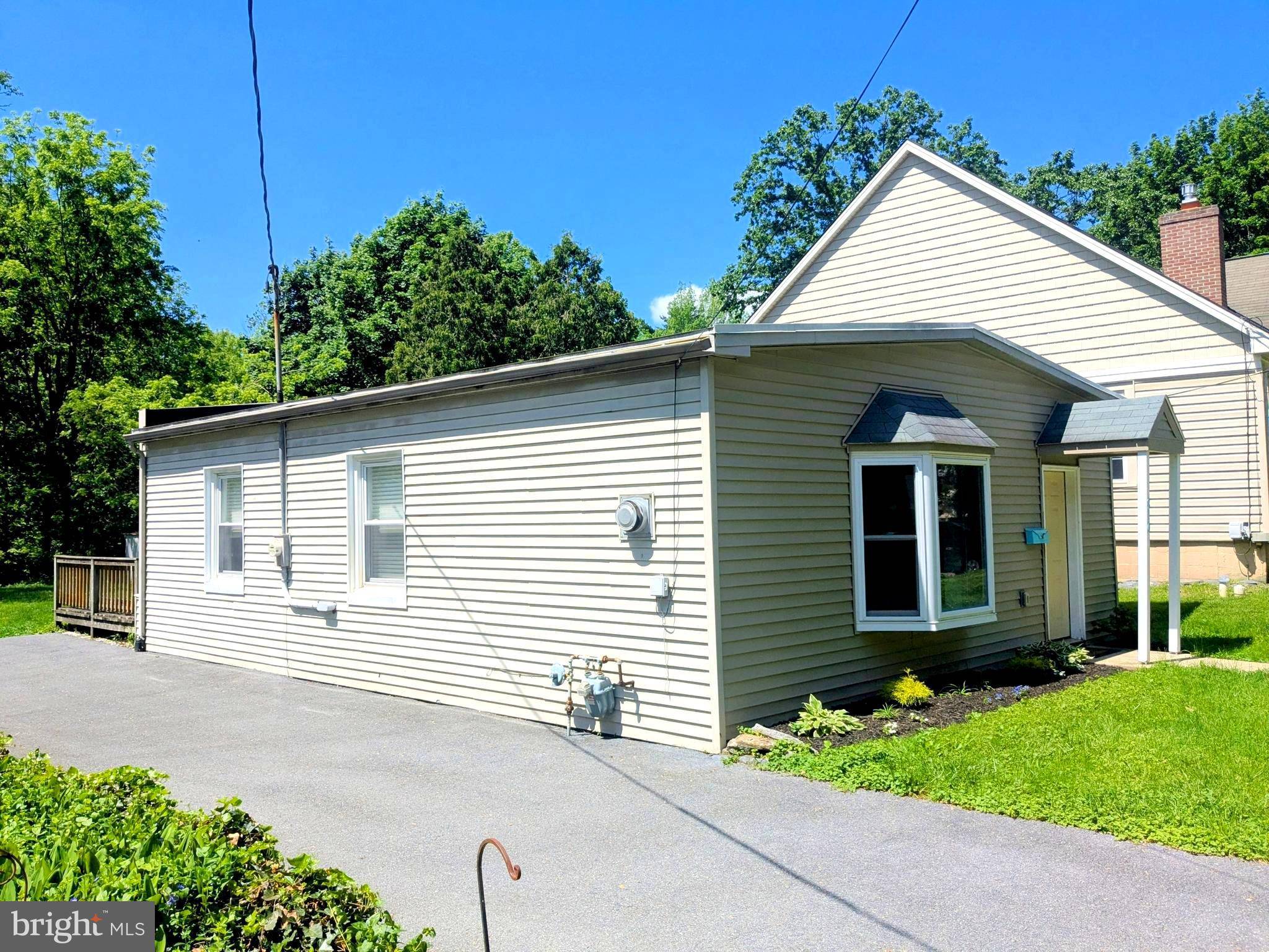 Lititz, PA 17543,210 NOBLE ST
