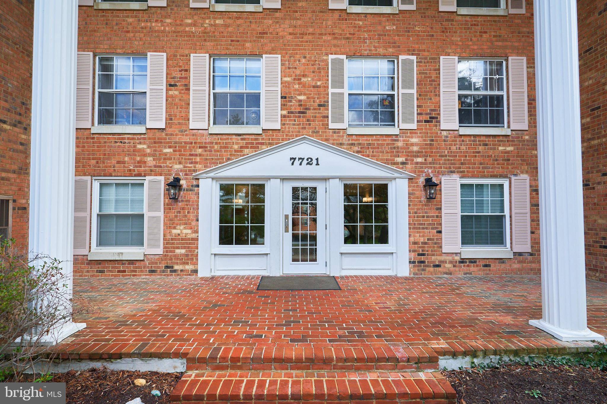Mclean, VA 22102,7721 TREMAYNE PL #112