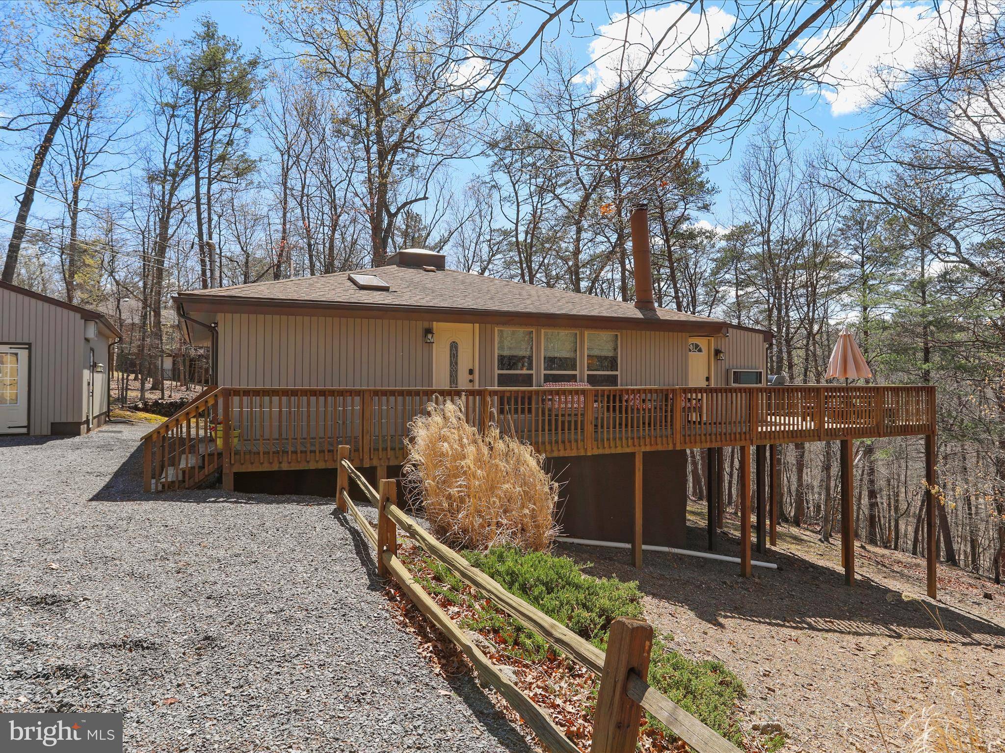 Hedgesville, WV 25427,194 ENDLESS SUMMER RD