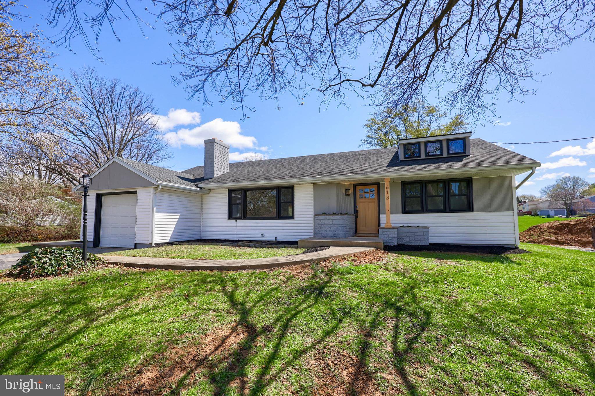 Lititz, PA 17543,613 WOODCREST AVE