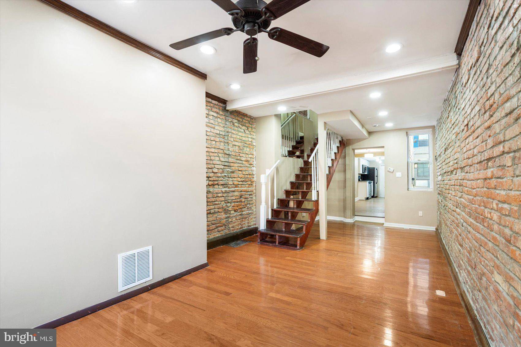 Baltimore, MD 21231,424 S EDEN ST