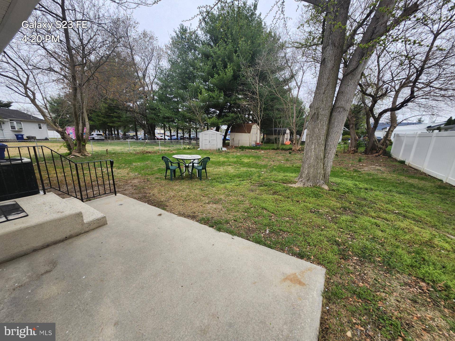 Maple Shade, NJ 08052,305 W WOODLAWN AVE