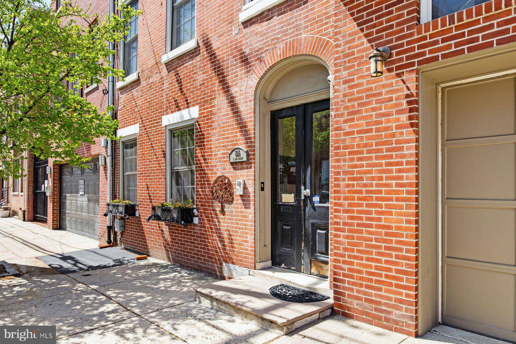 Philadelphia, PA 19147,826 S 2ND ST #3