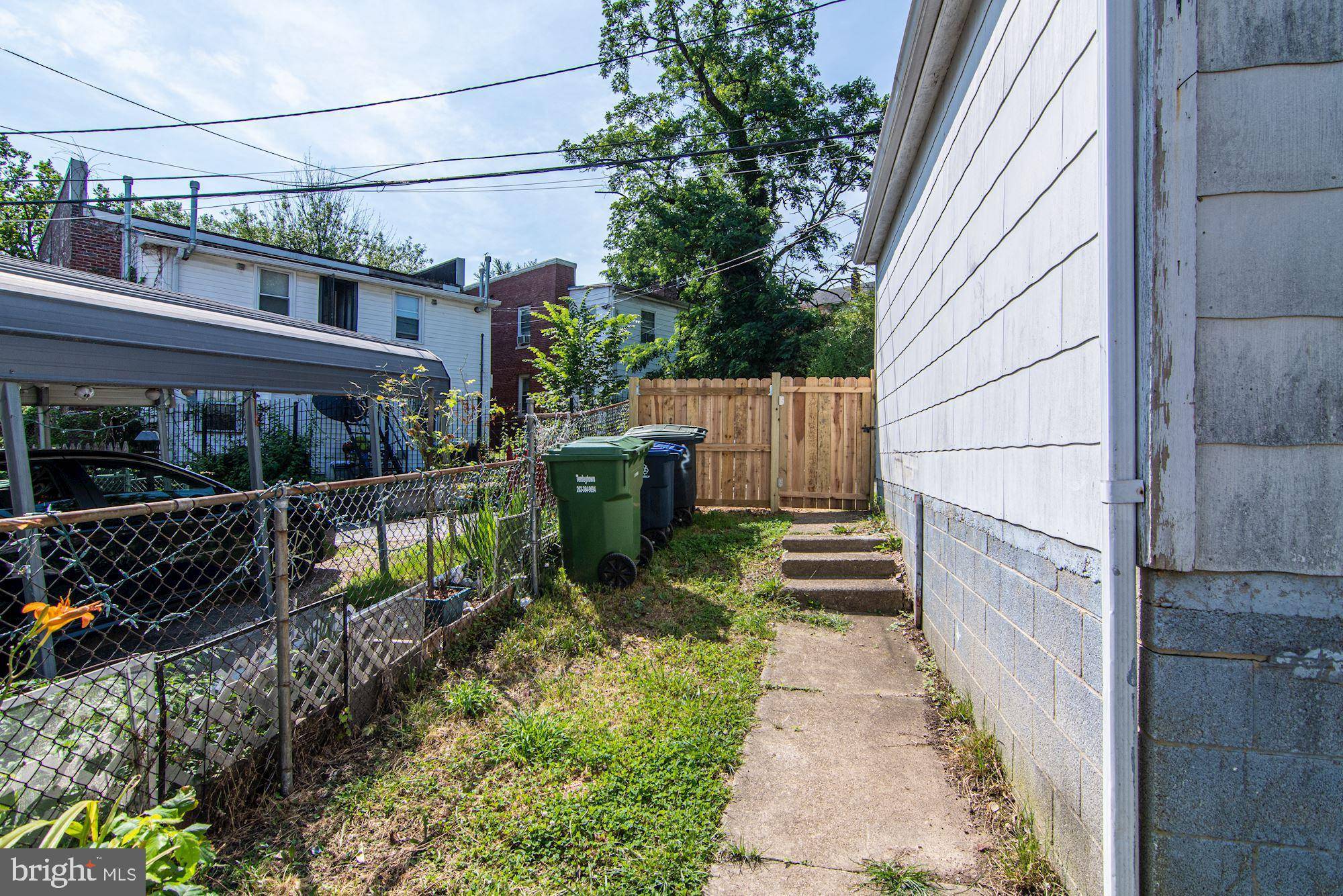Washington, DC 20020,2413 MINNESOTA AVE SE