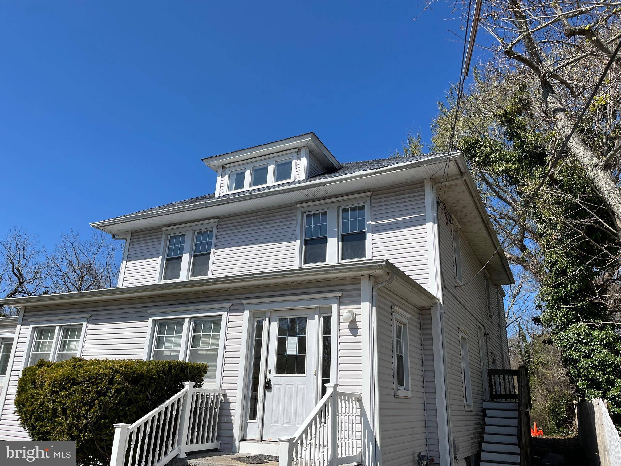 Barnegat, NJ 08005,724 W BAY AVE