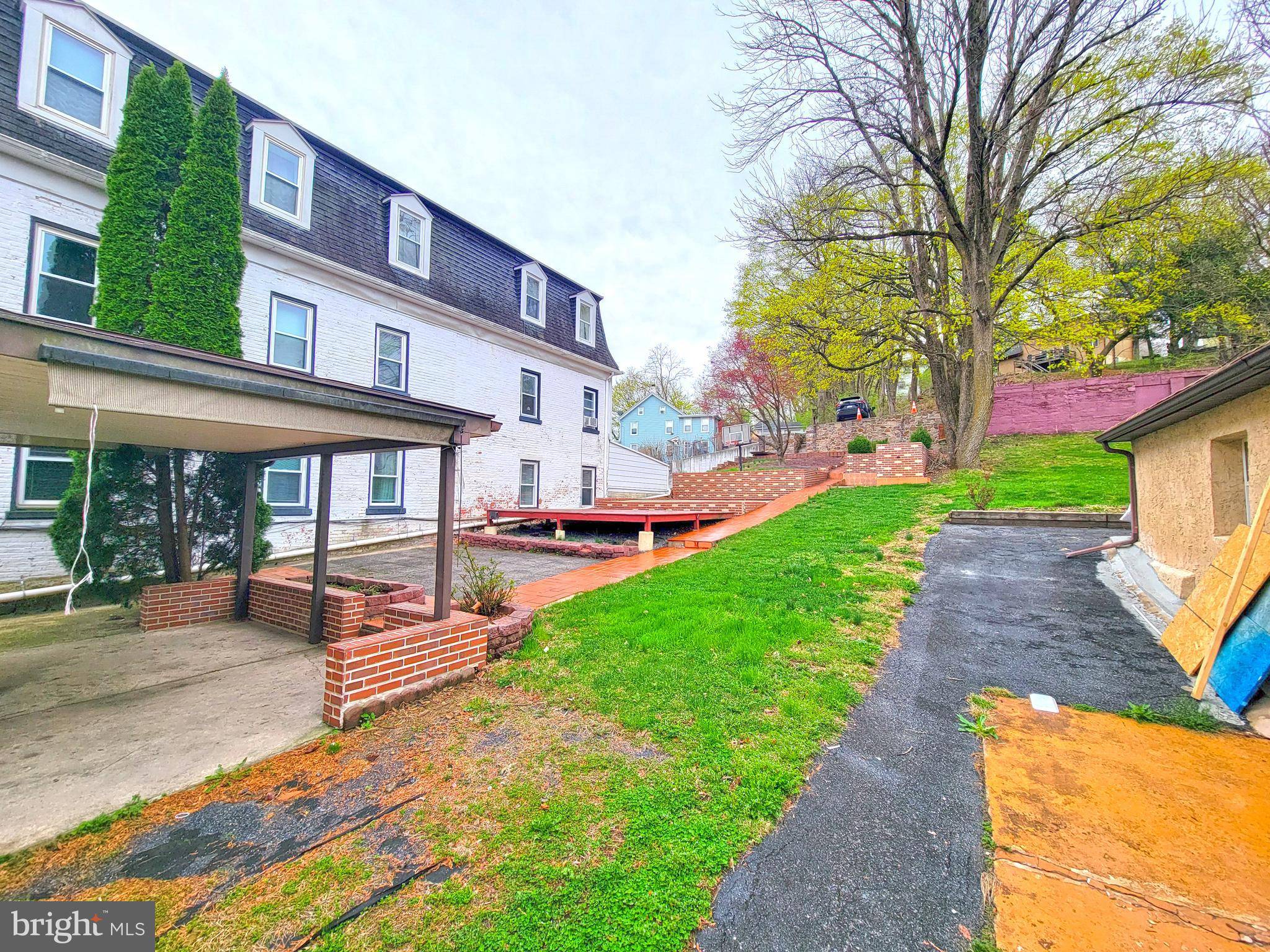 Mohnton, PA 19540,153 E WYOMISSING AVE