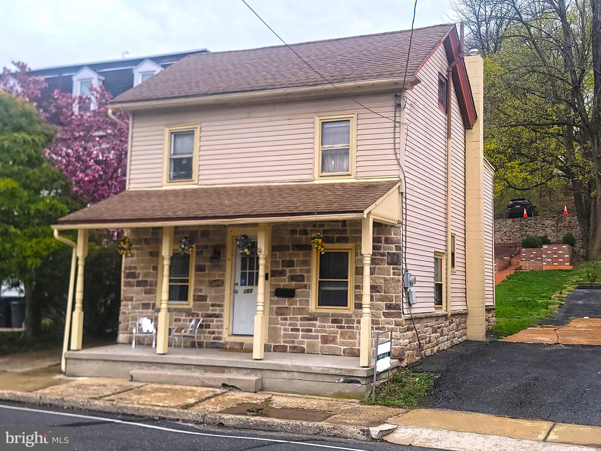 Mohnton, PA 19540,153 E WYOMISSING AVE