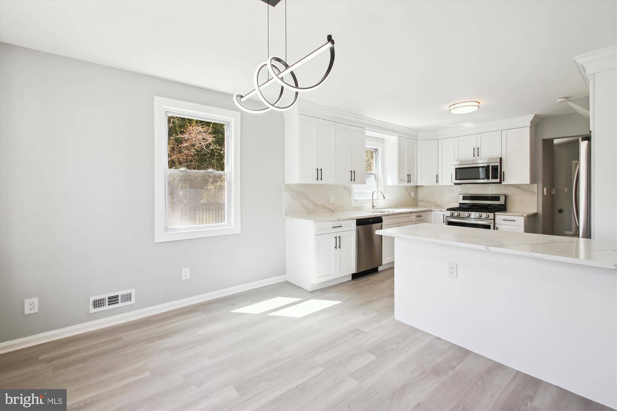 Catonsville, MD 21228,602 NORHURST WAY