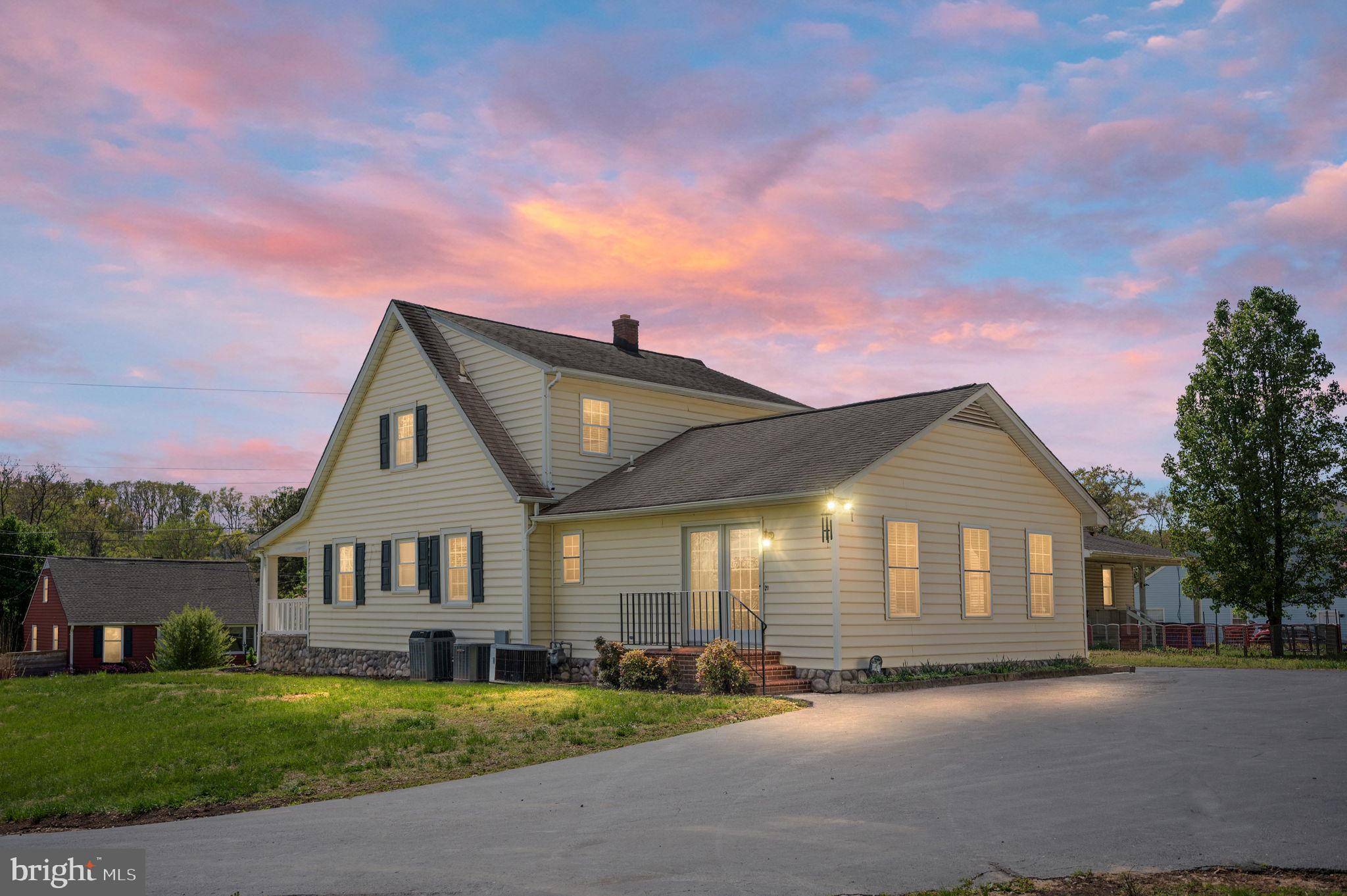 Fredericksburg, VA 22405,42 PEGS LN