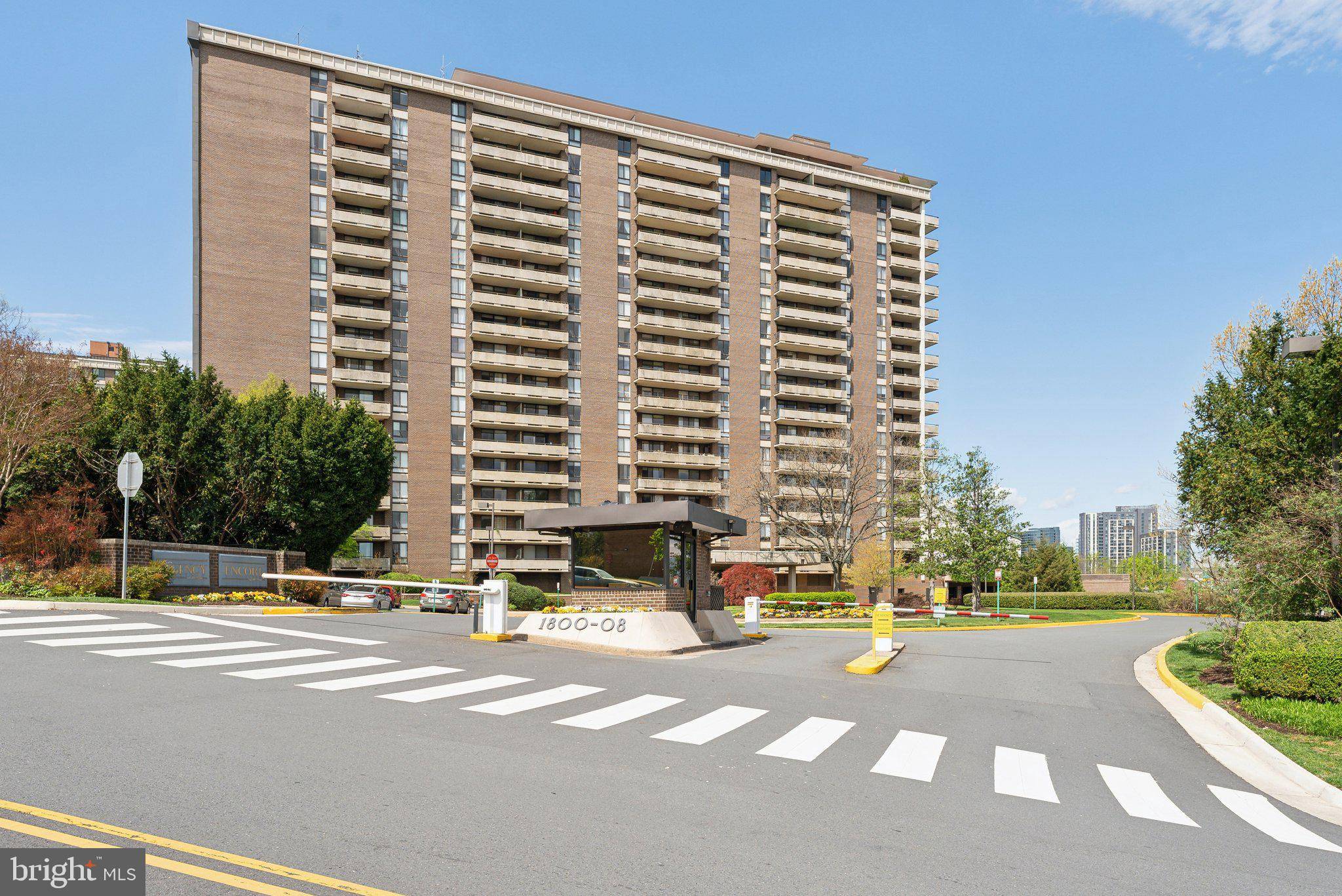 Mclean, VA 22102,1800 OLD MEADOW RD #1204