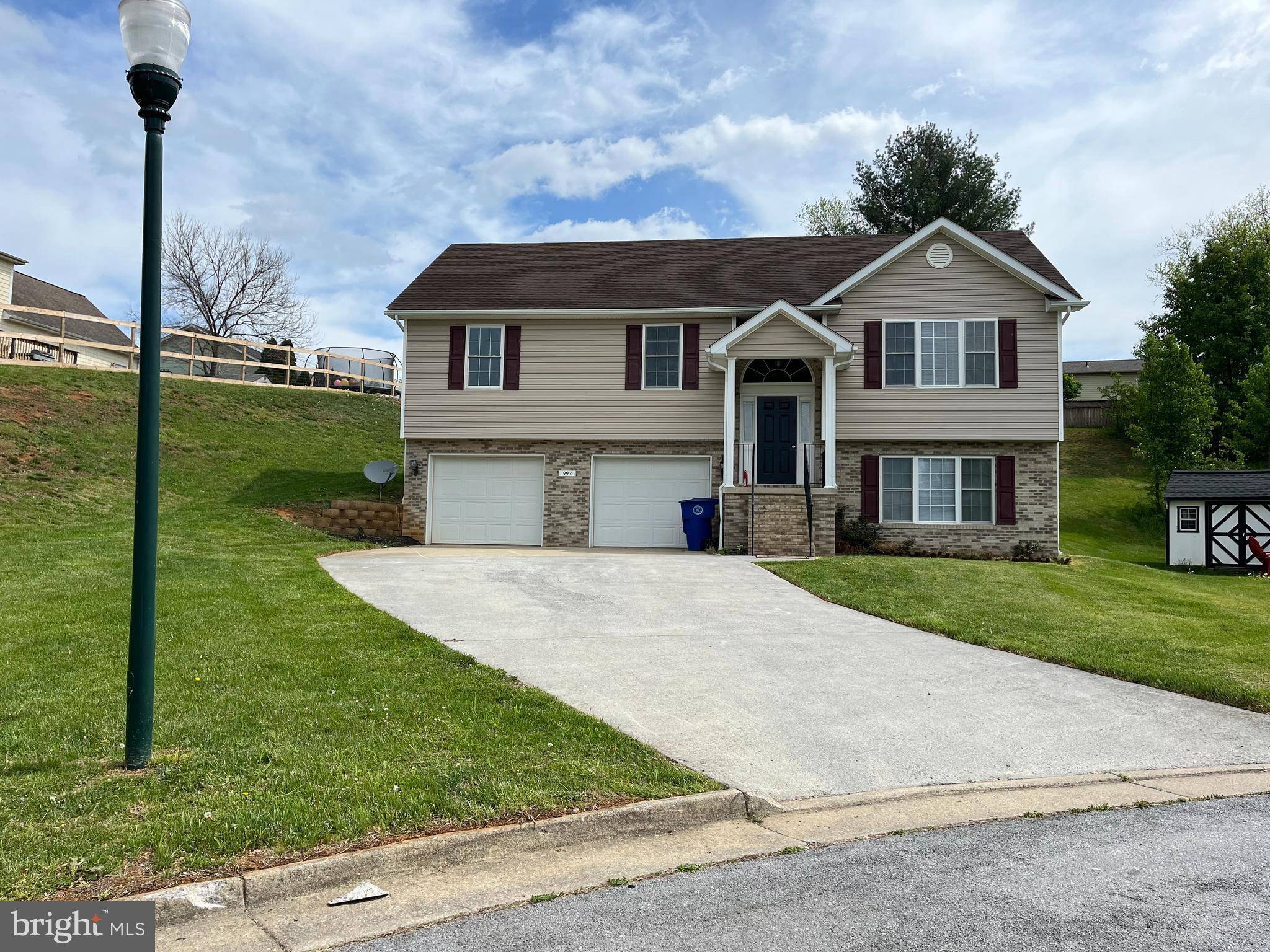 Front Royal, VA 22630,994 VIEW CREST CT