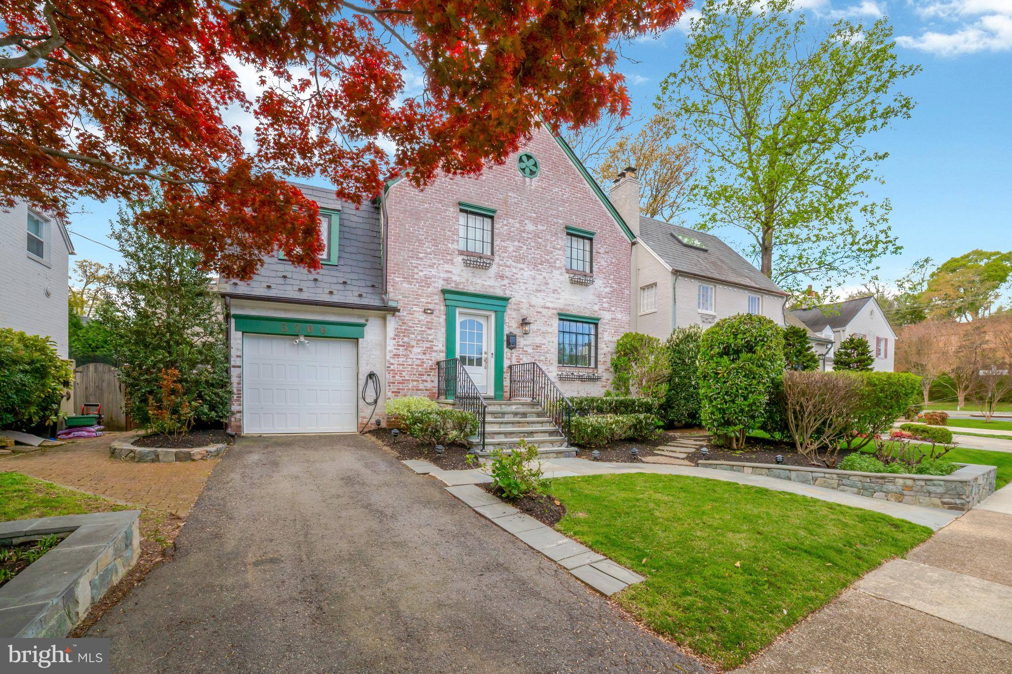 Arlington, VA 22201,3206 19TH ST N